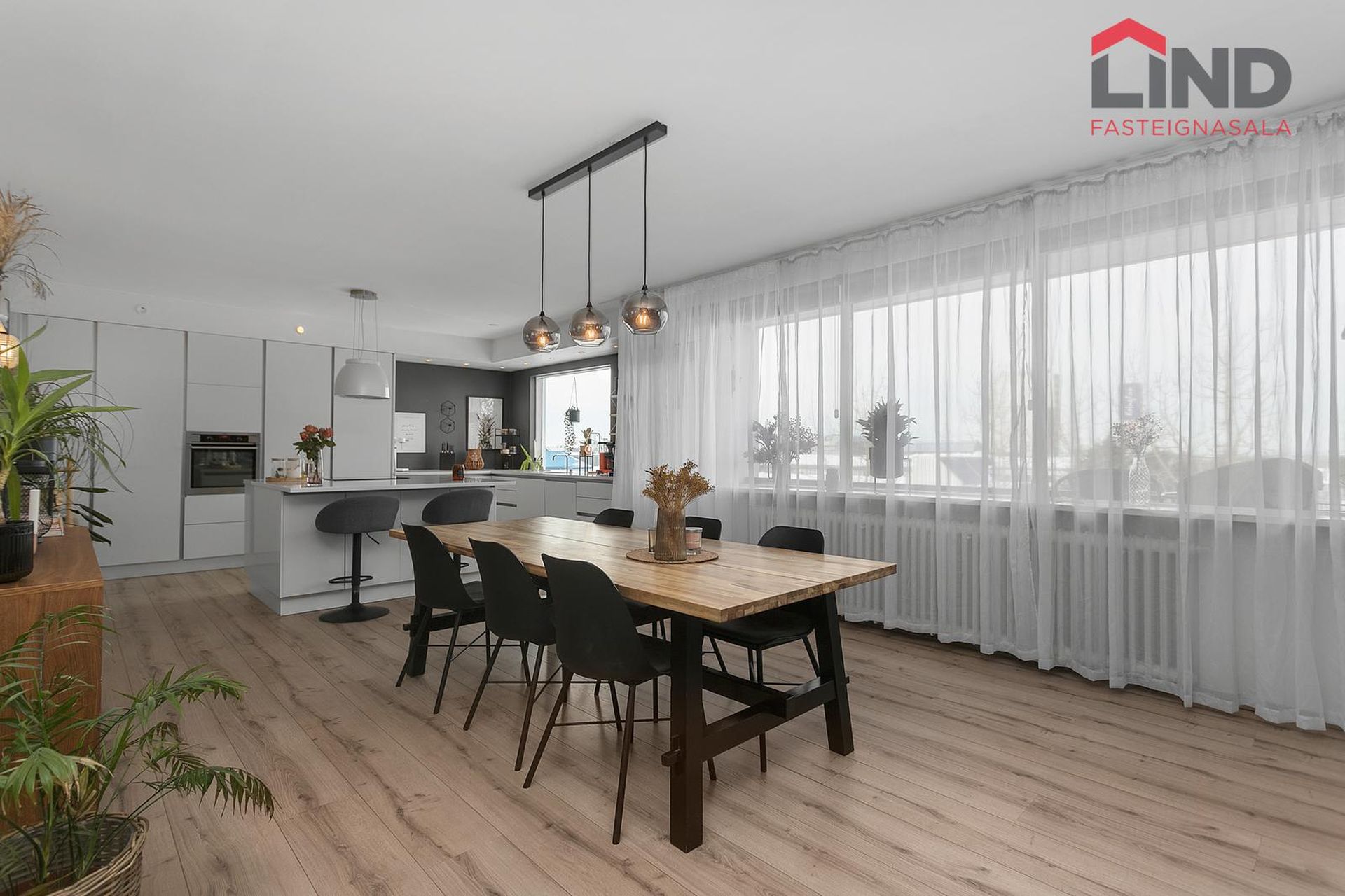 Hvassaleiti 30, 103 Reykjavík