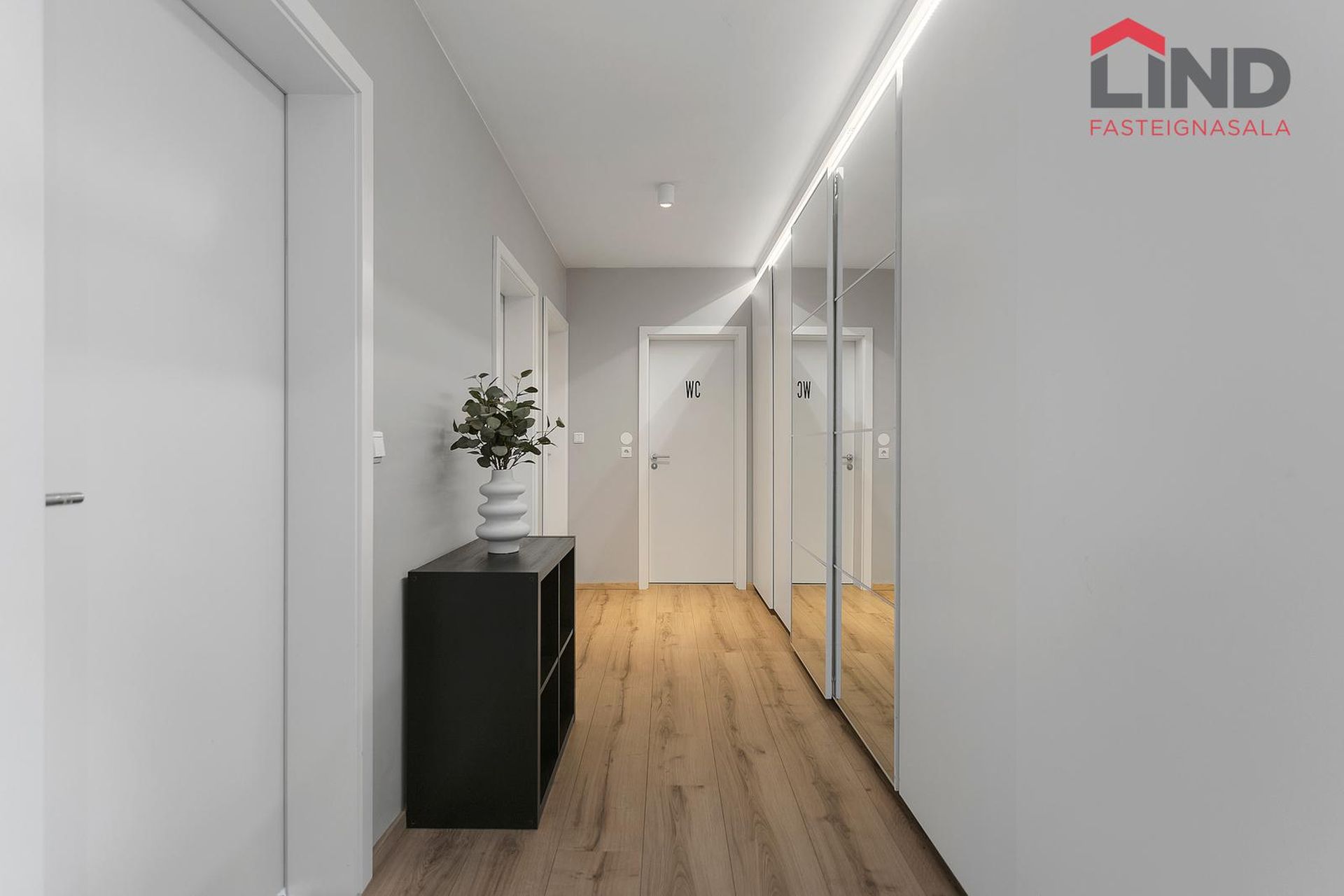 Hvassaleiti 30, 103 Reykjavík