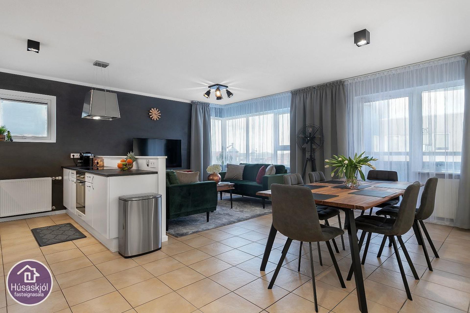 Hafnargata 50, 230 Reykjanesbær