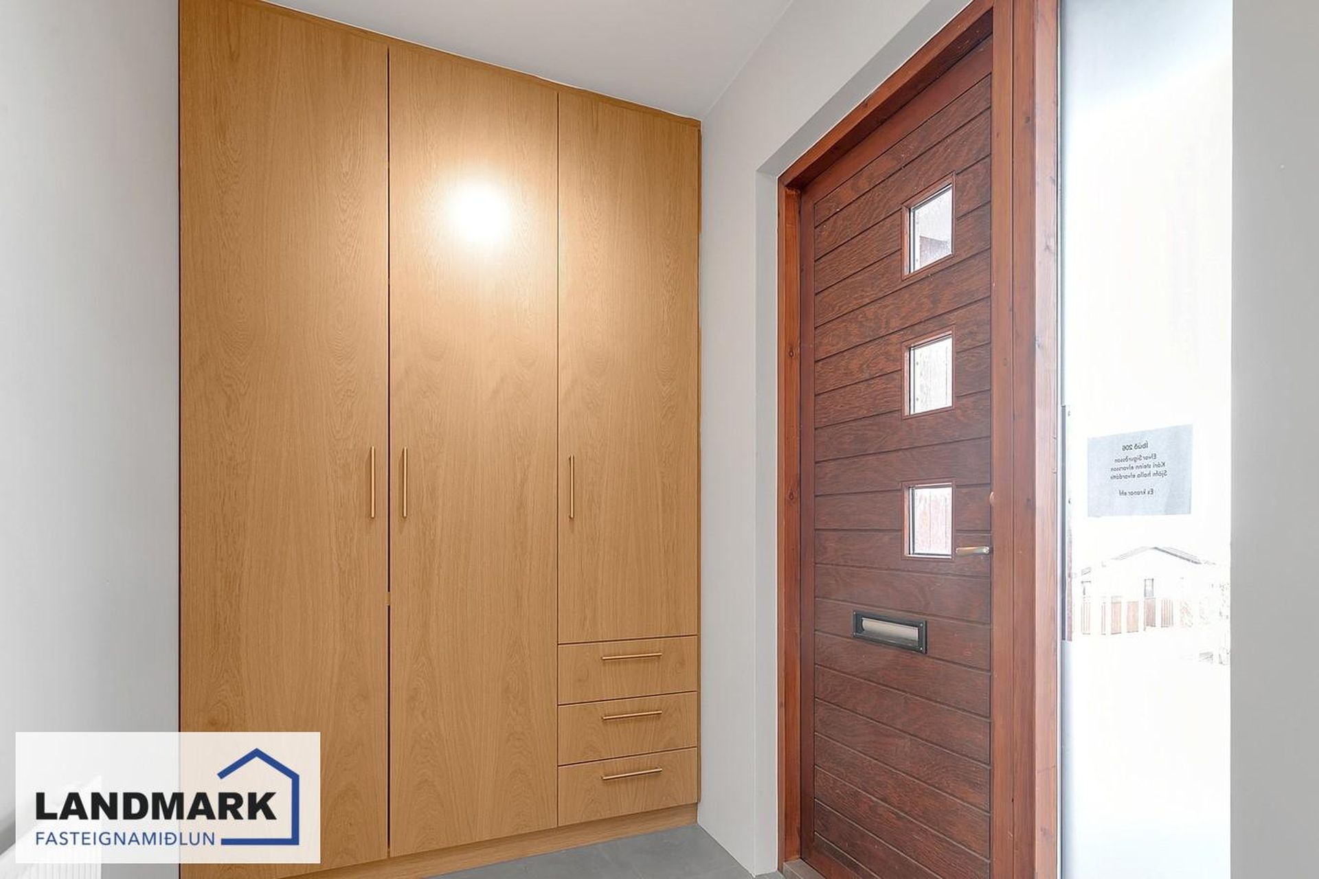 Tjarnabakki 4, 260 Reykjanesbær