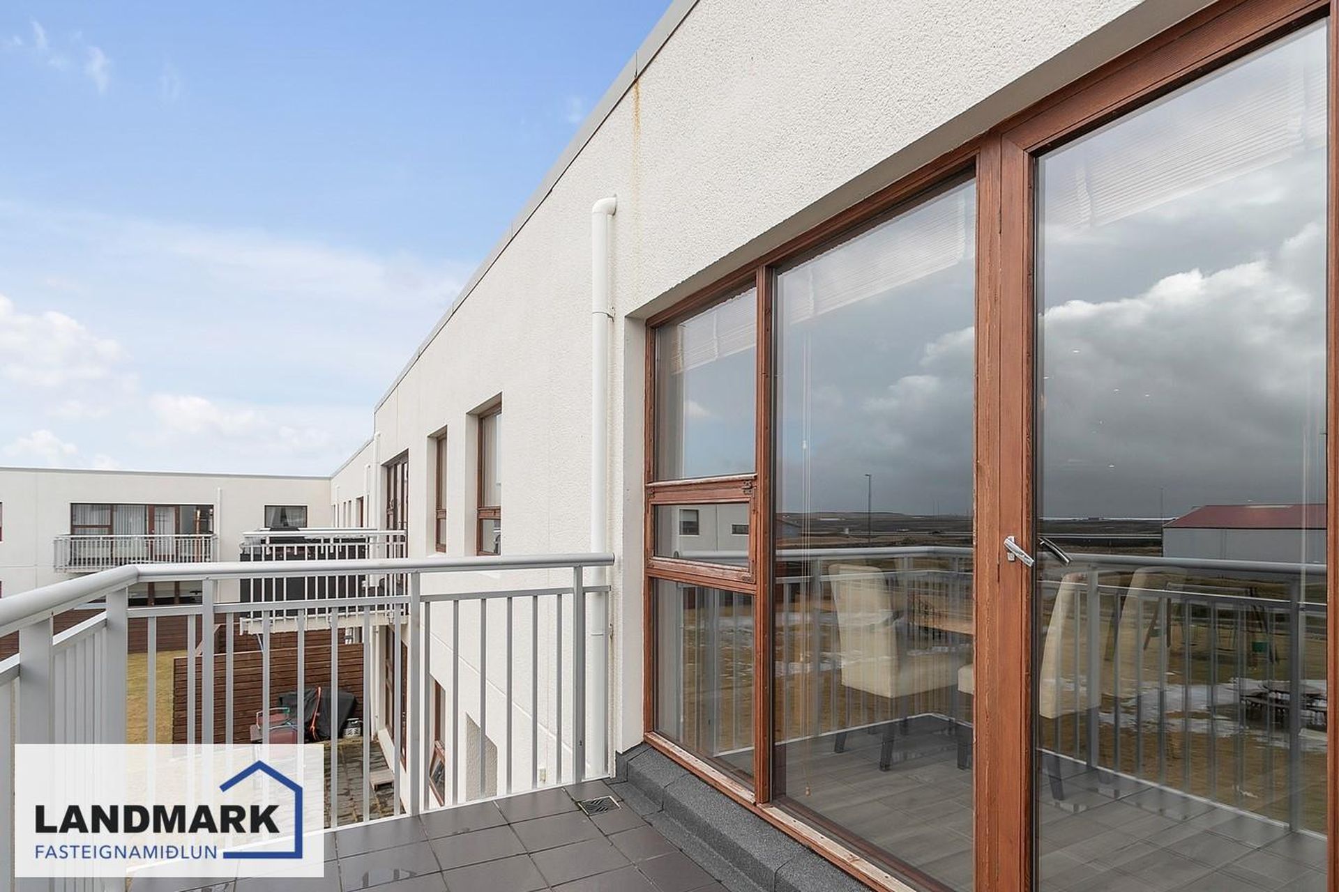 Tjarnabakki 4, 260 Reykjanesbær