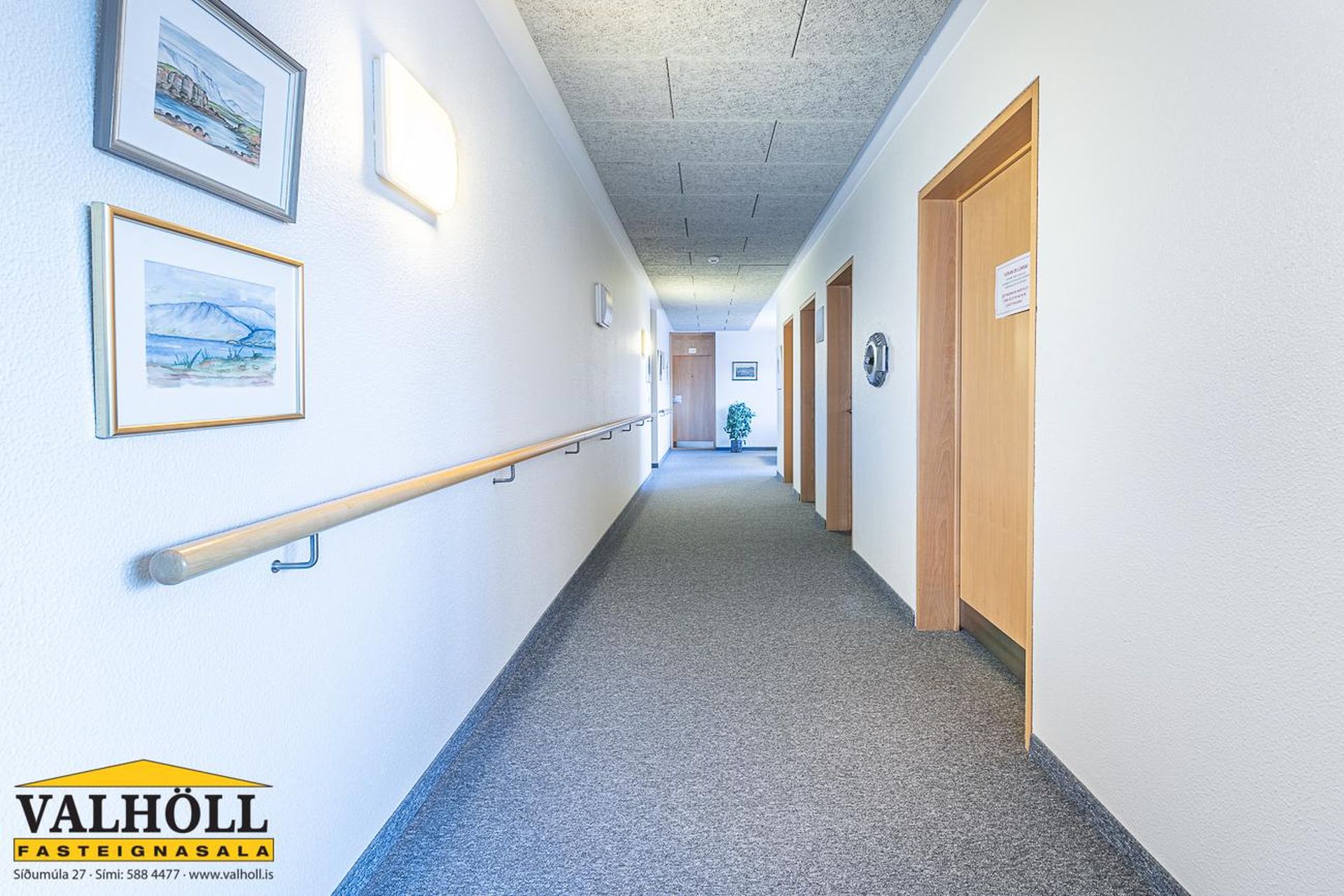 Hvassaleiti 56, 103 Reykjavík