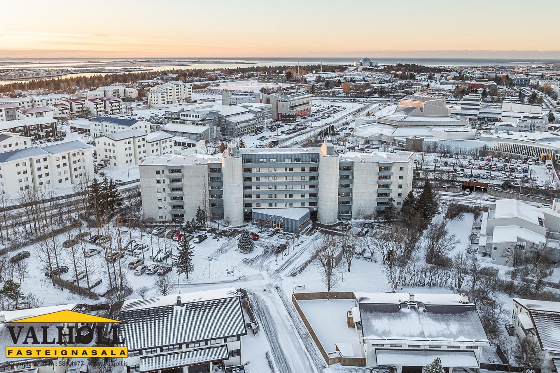 Hvassaleiti 56, 103 Reykjavík