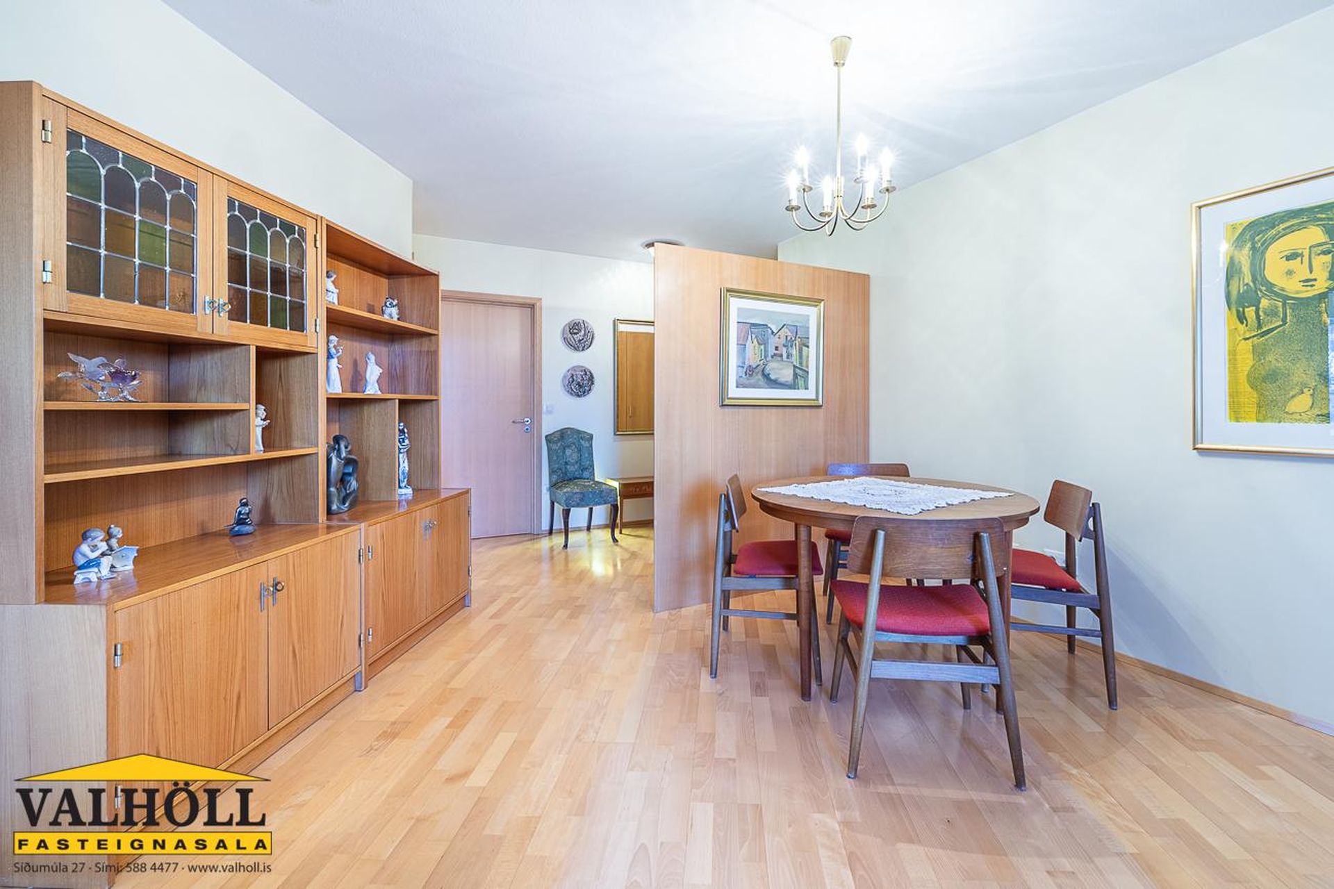 Hvassaleiti 56, 103 Reykjavík