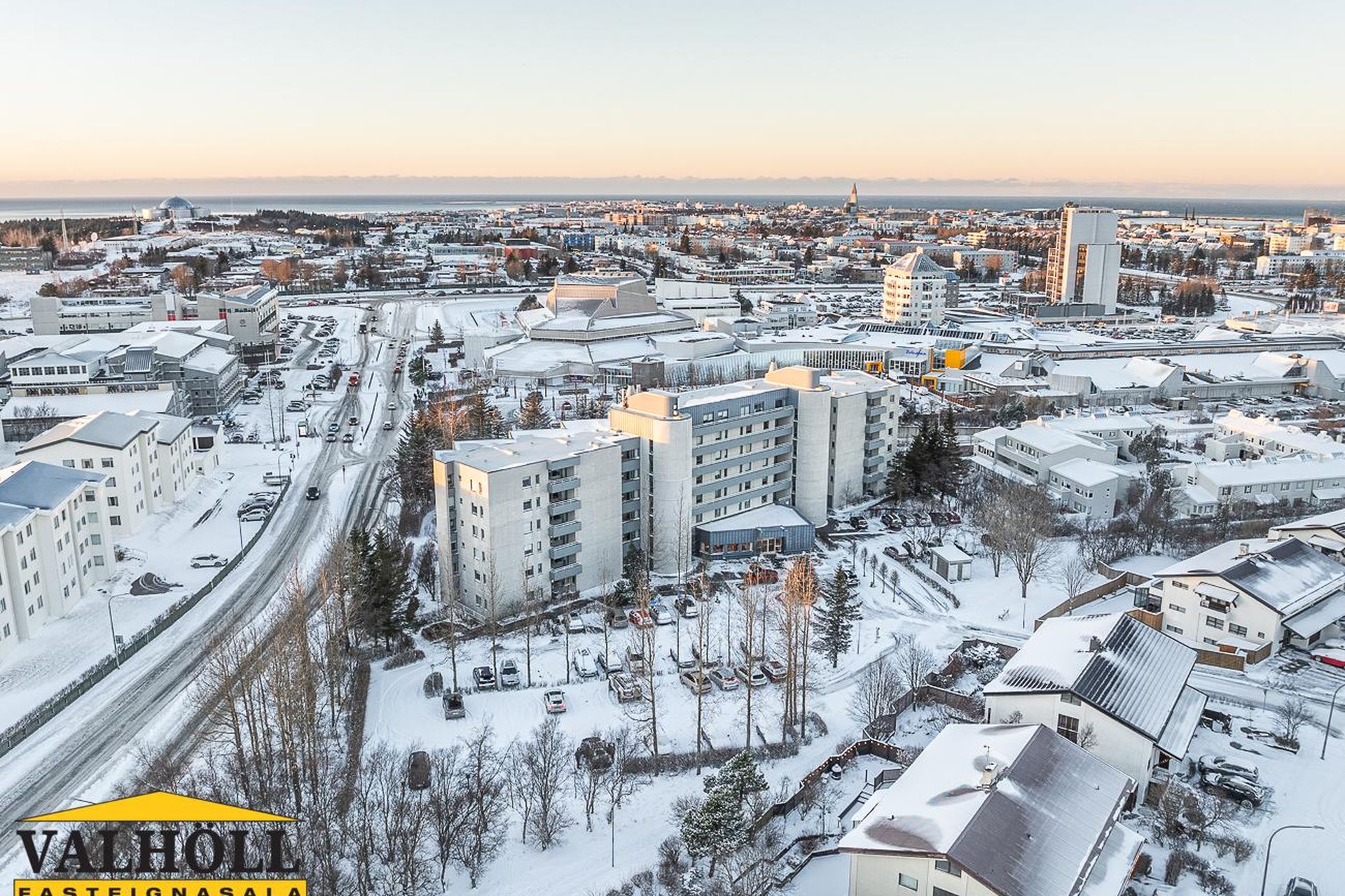 Hvassaleiti 56, 103 Reykjavík