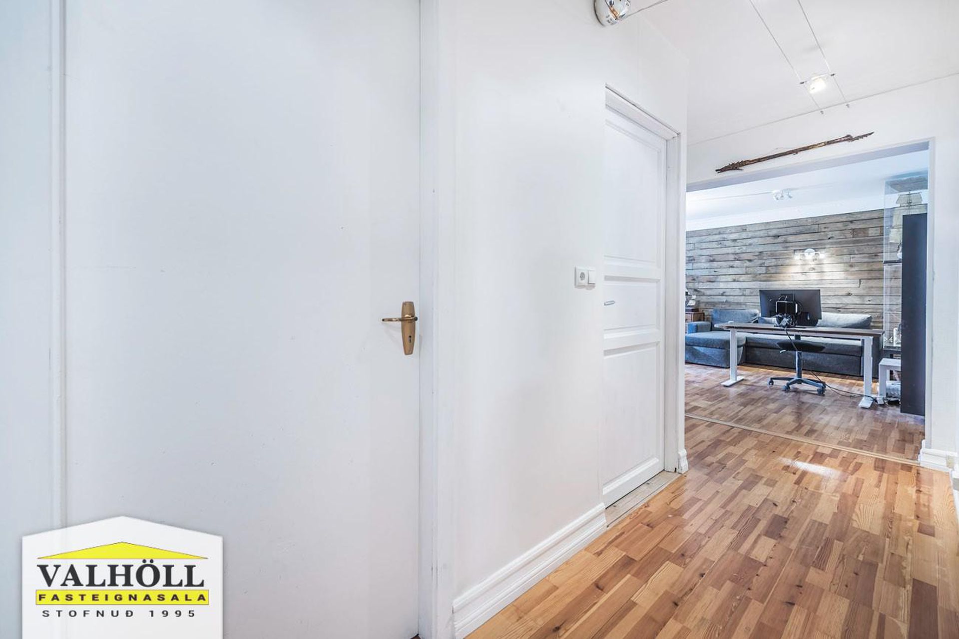 Flókagata 54, 105 Reykjavík