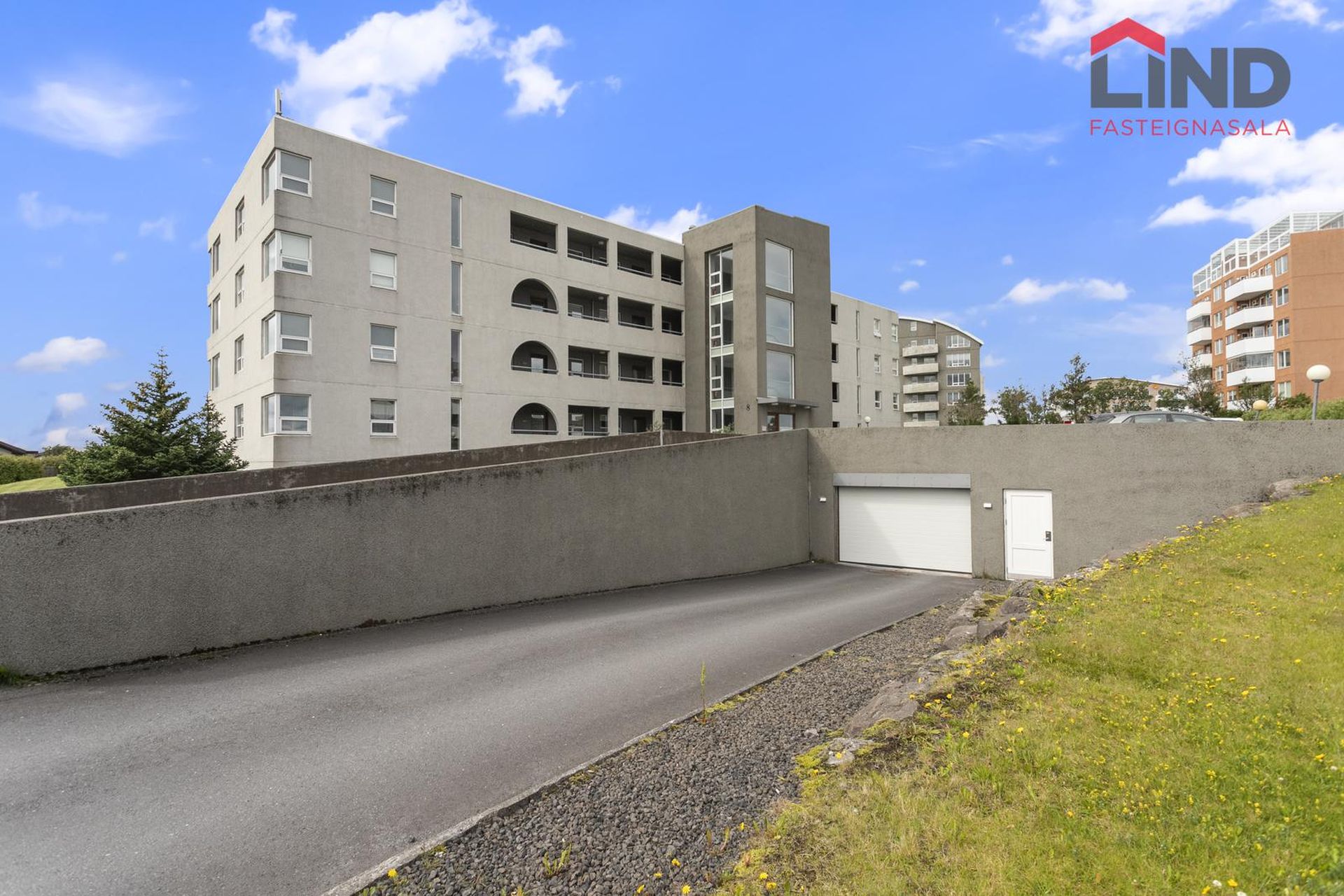 Lómasalir 8, 201 Kópavogur