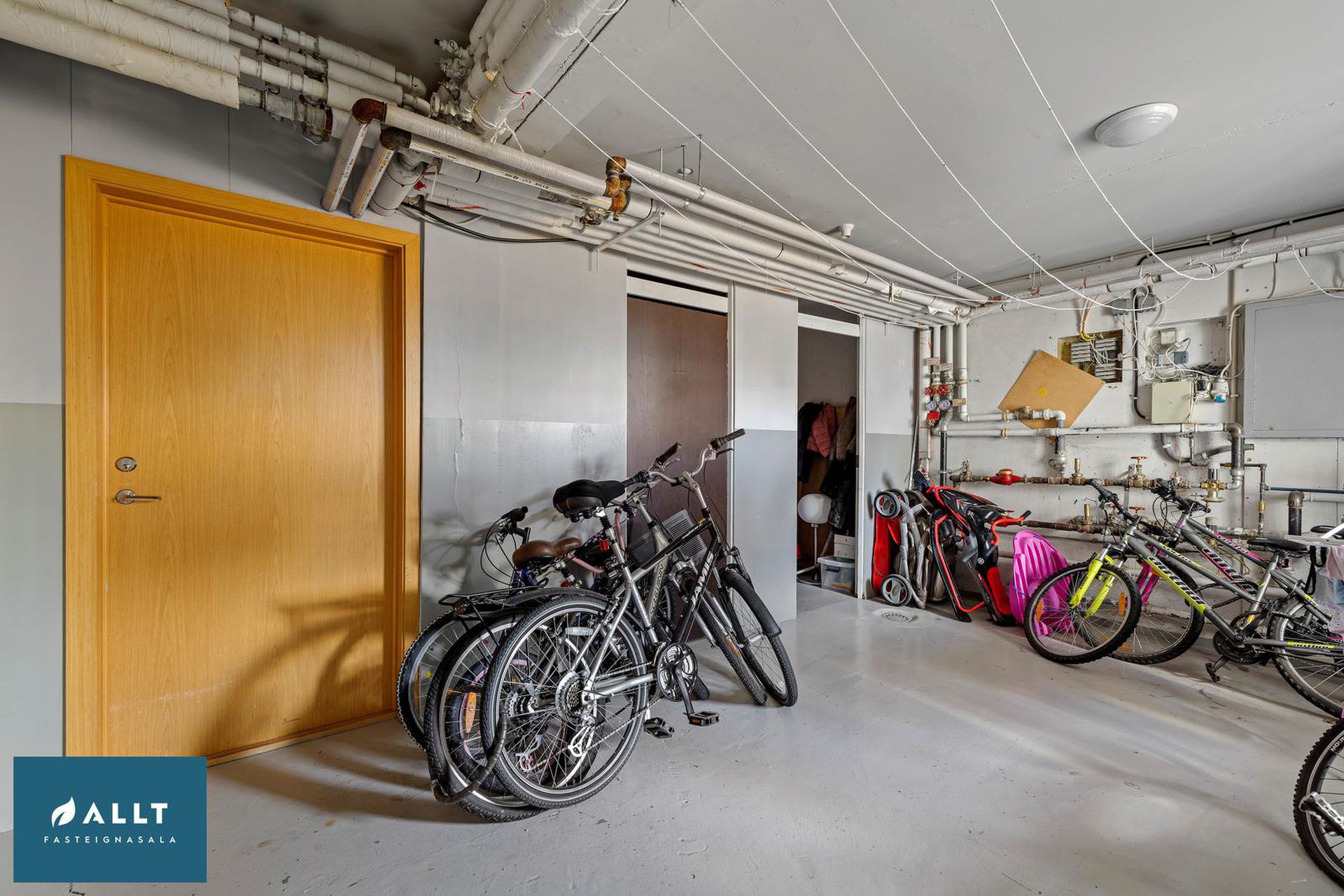 Víkurás 2, 110 Reykjavík