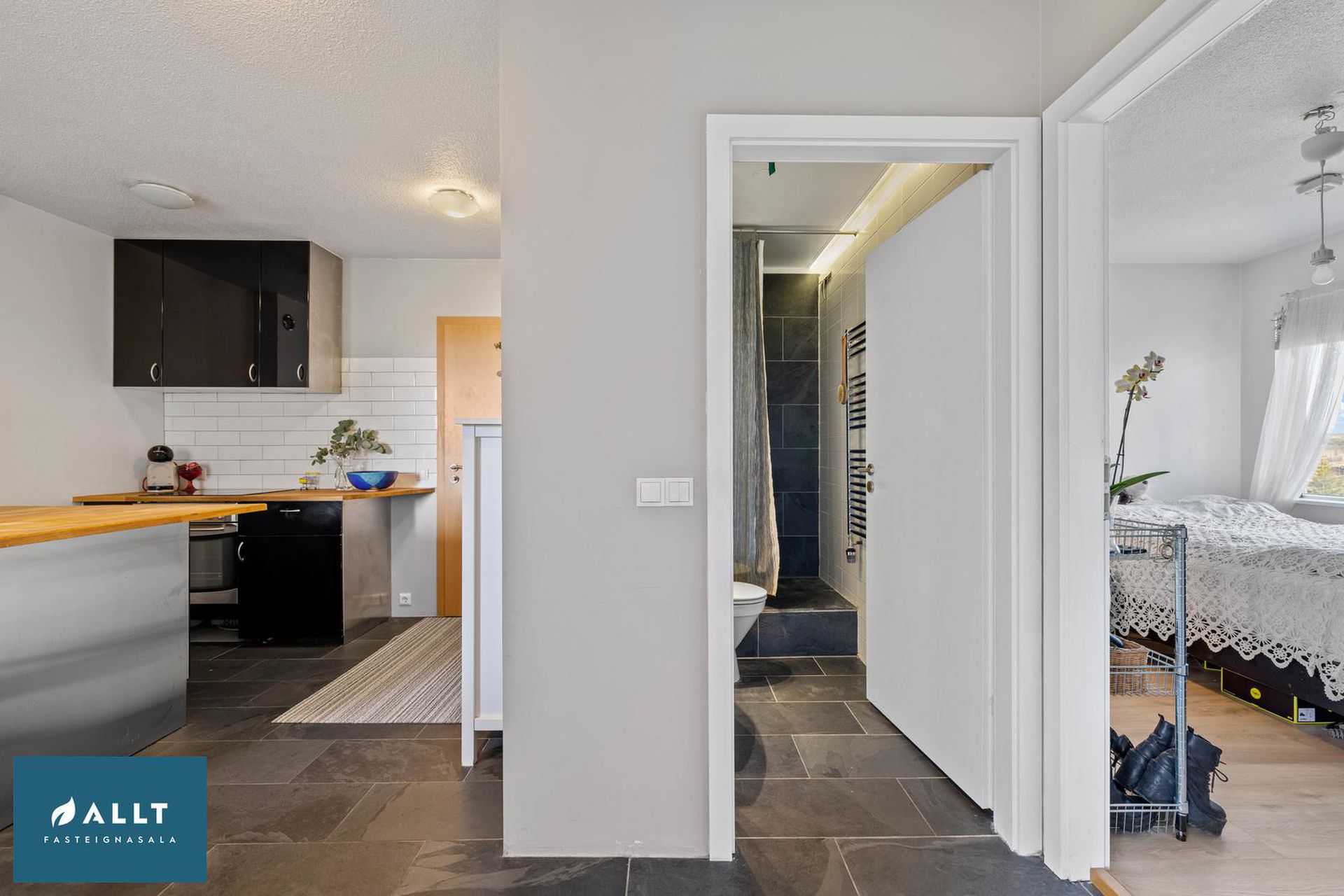 Víkurás 2, 110 Reykjavík