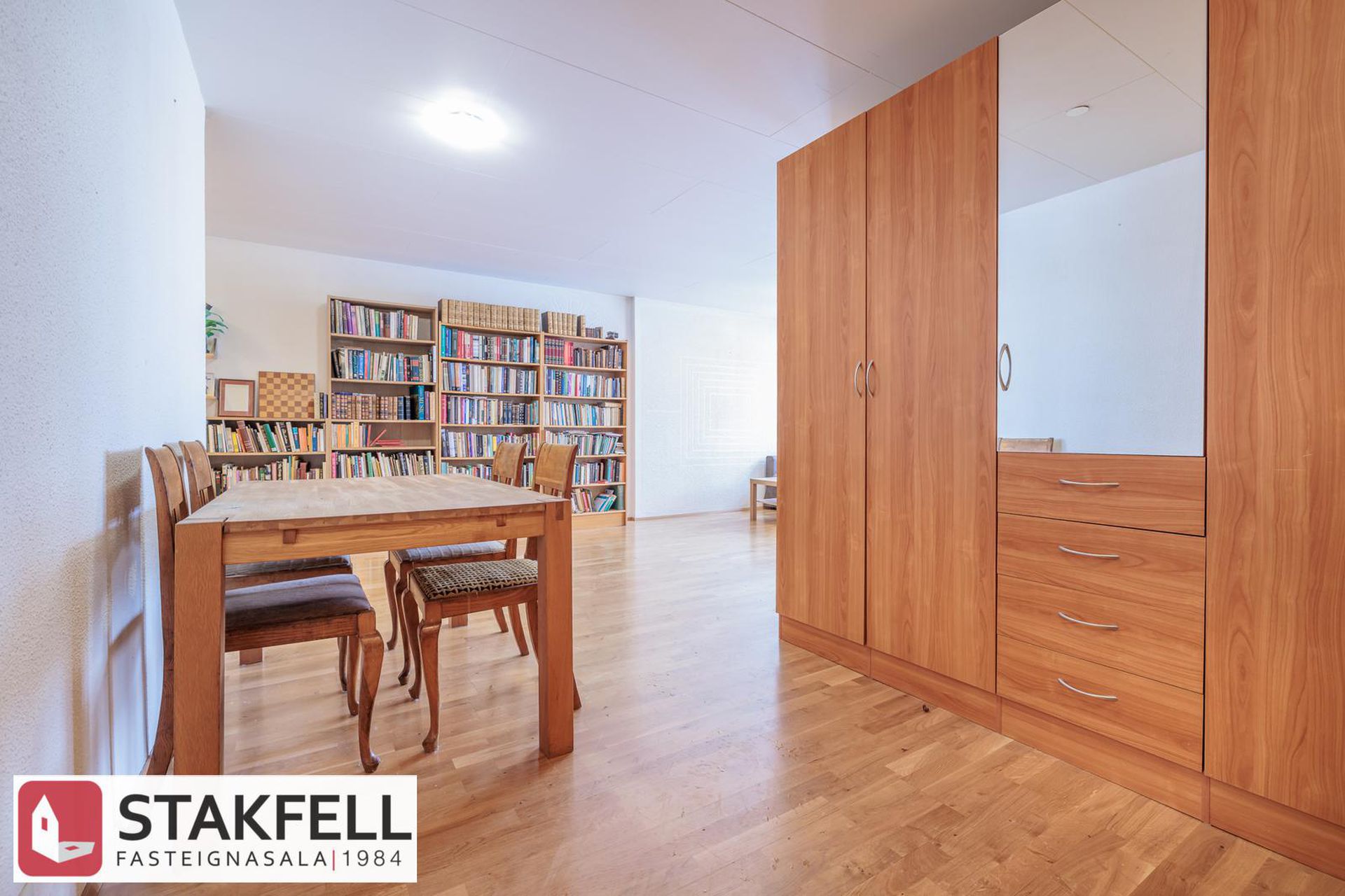 Hringbraut 119, 101 Reykjavík
