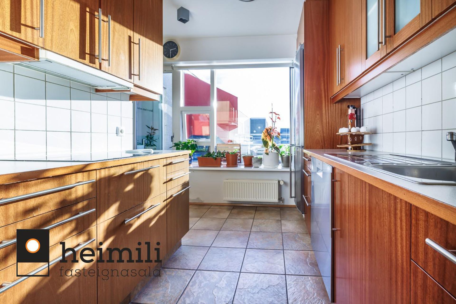 Kristnibraut 77, 113 Reykjavík