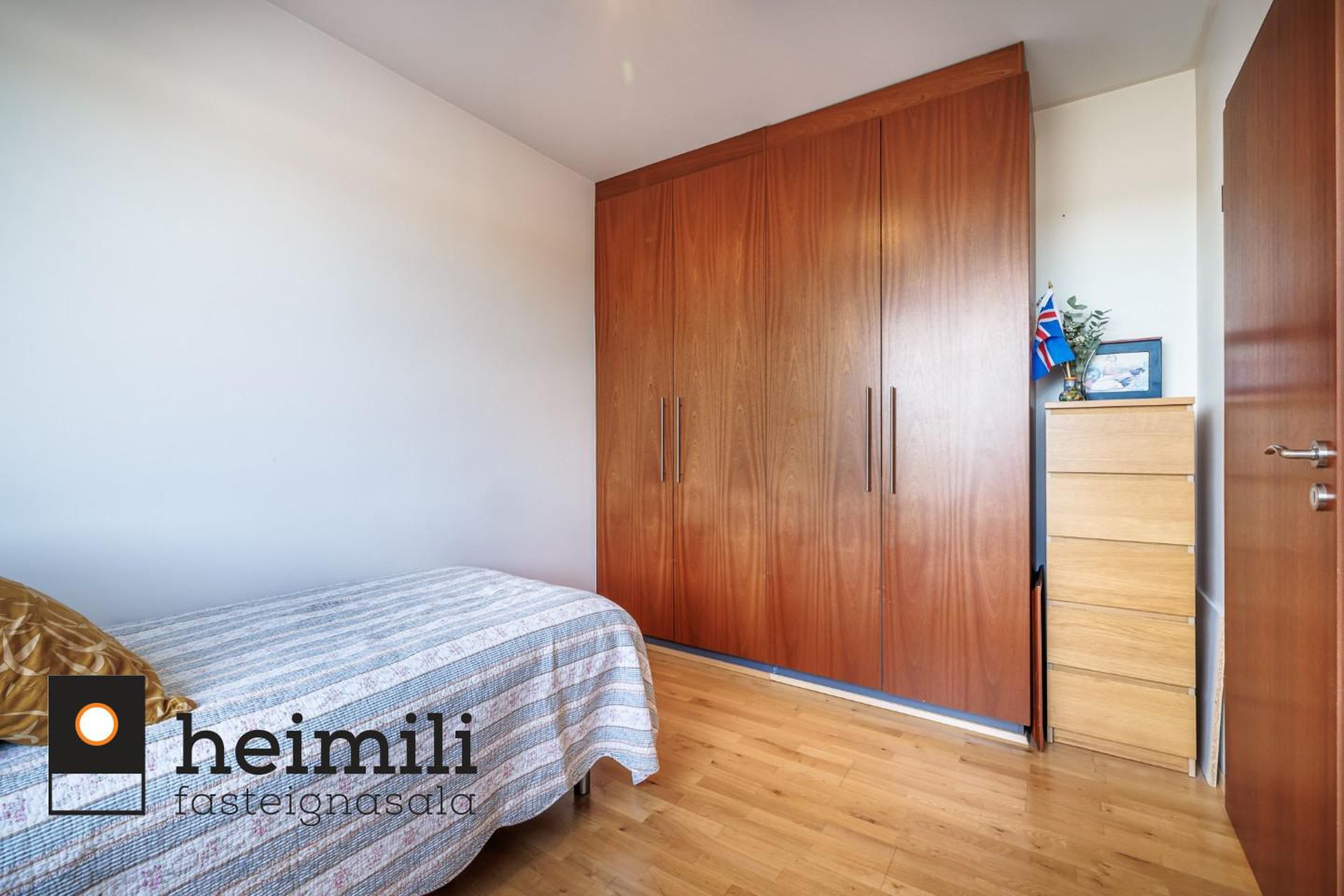 Kristnibraut 77, 113 Reykjavík