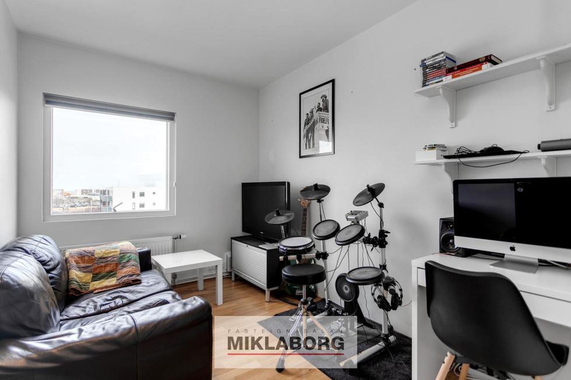 Klapparhlíð 32, 270 Mosfellsbær