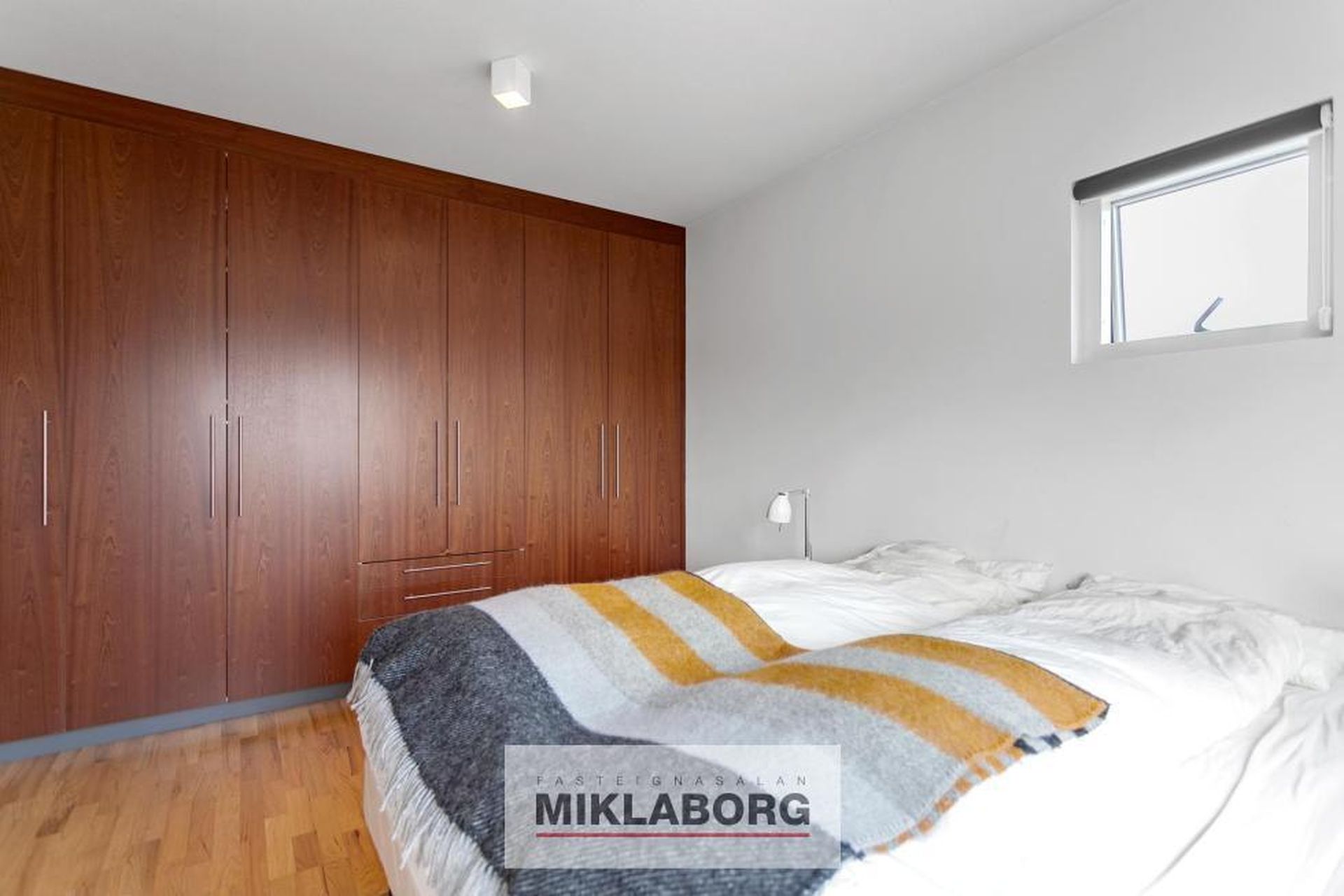 Klapparhlíð 32, 270 Mosfellsbær