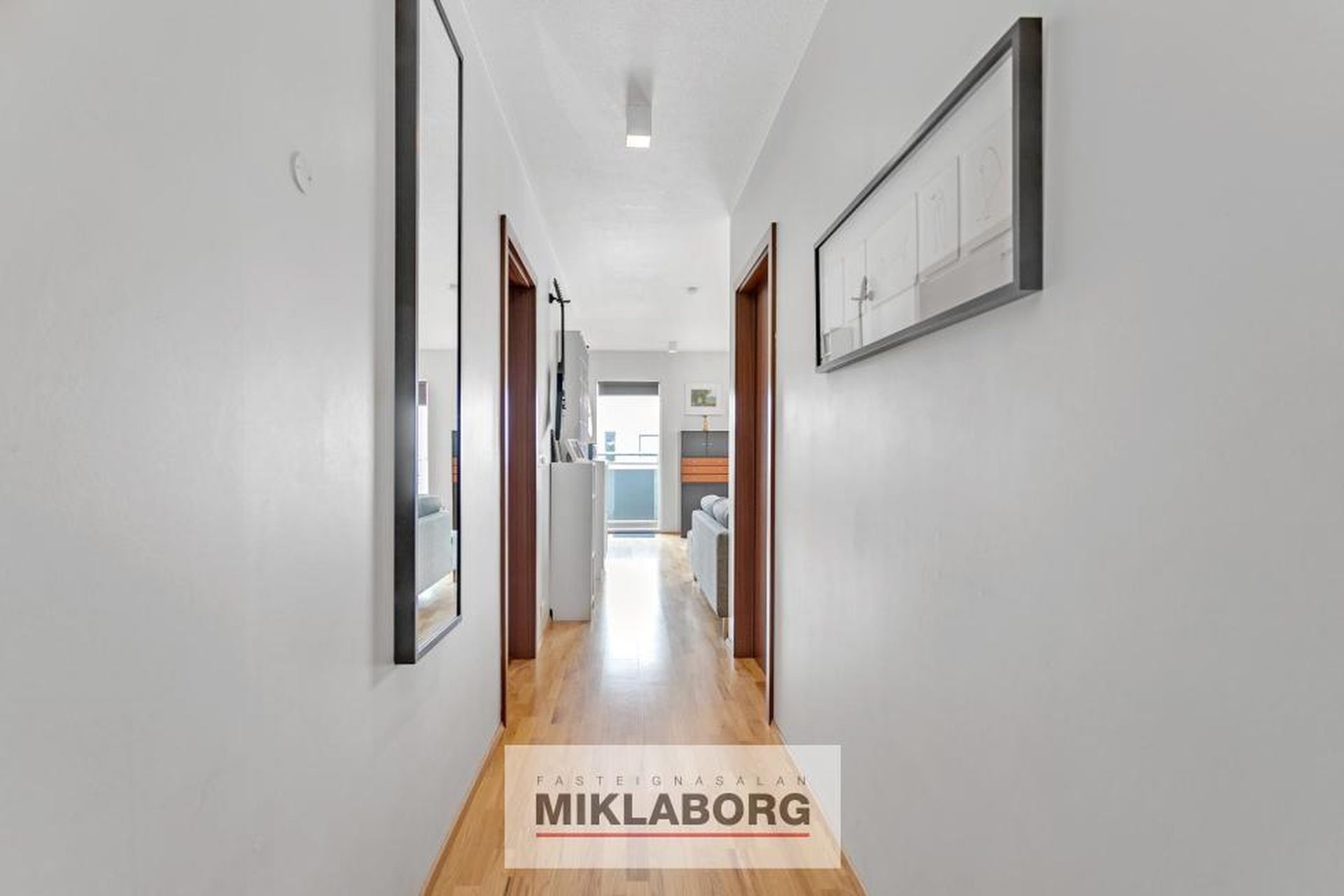Klapparhlíð 32, 270 Mosfellsbær