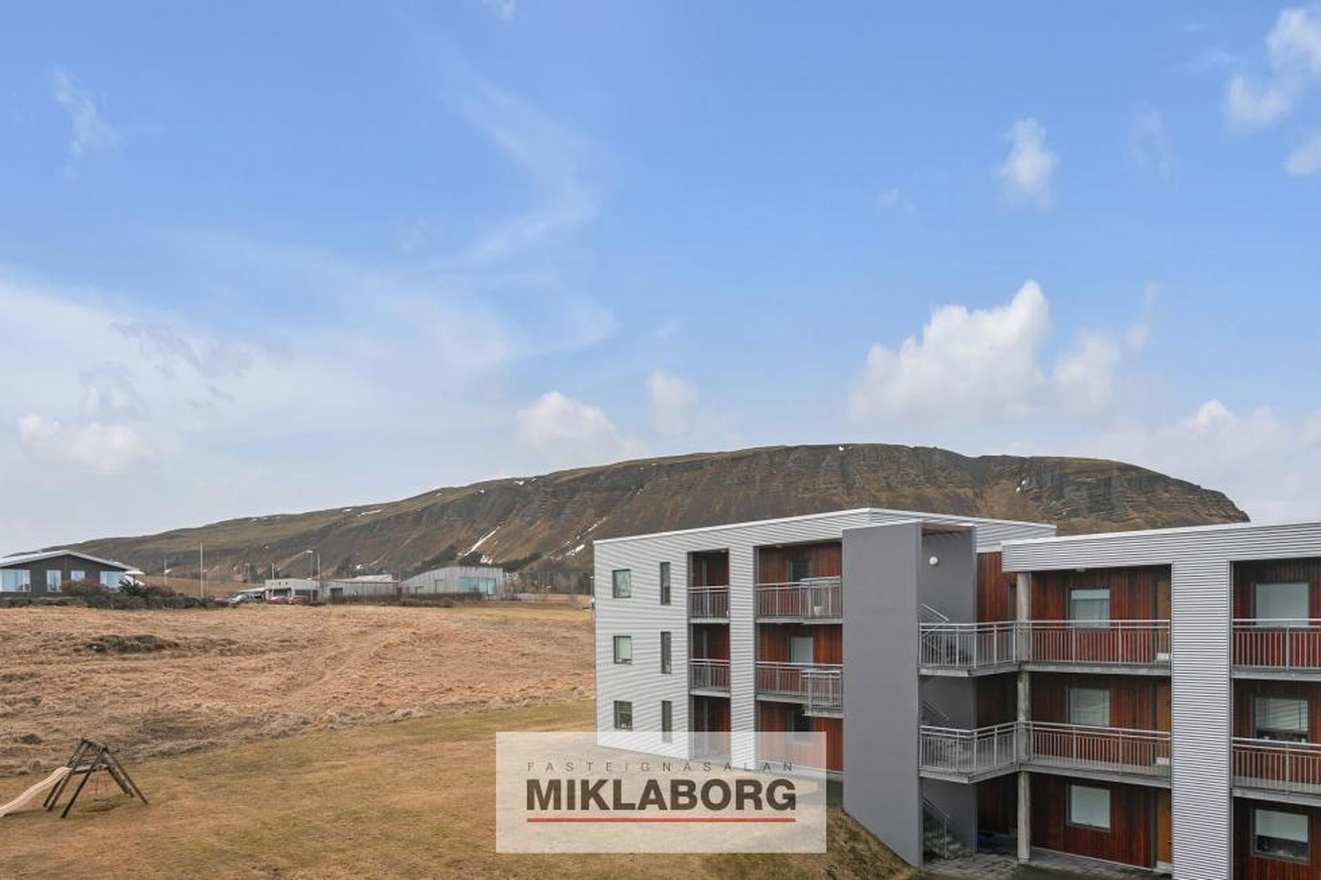Klapparhlíð 32, 270 Mosfellsbær