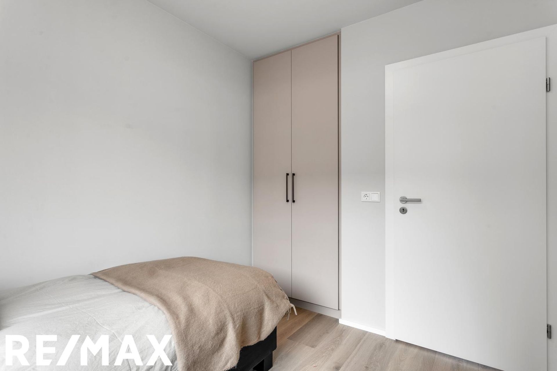 Hallgerðargata 1, 105 Reykjavík