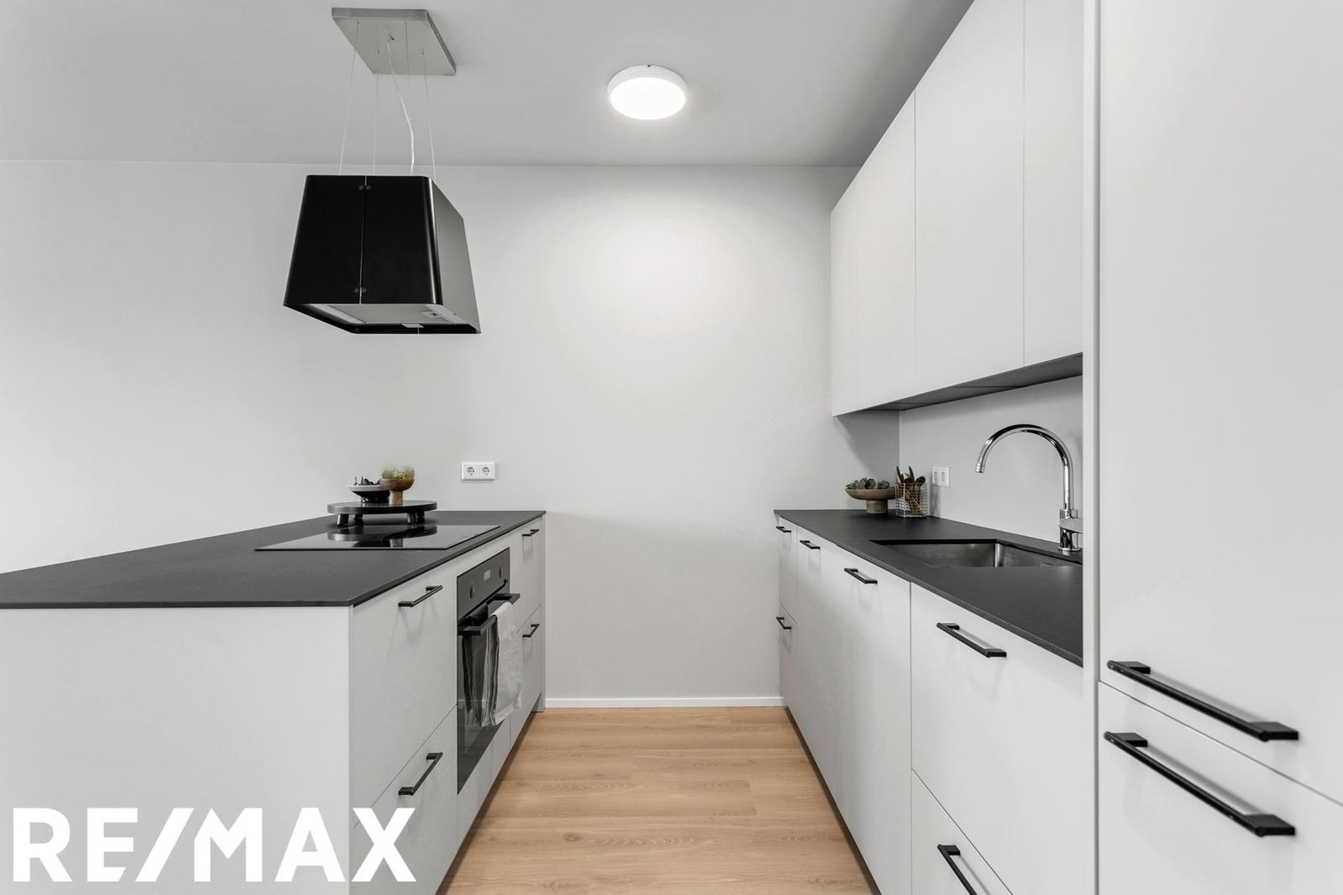 Hallgerðargata 1, 105 Reykjavík
