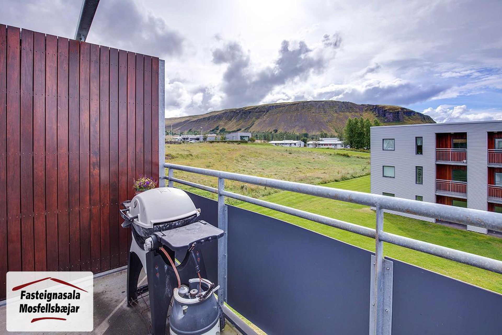 Klapparhlíð 32, 270 Mosfellsbær