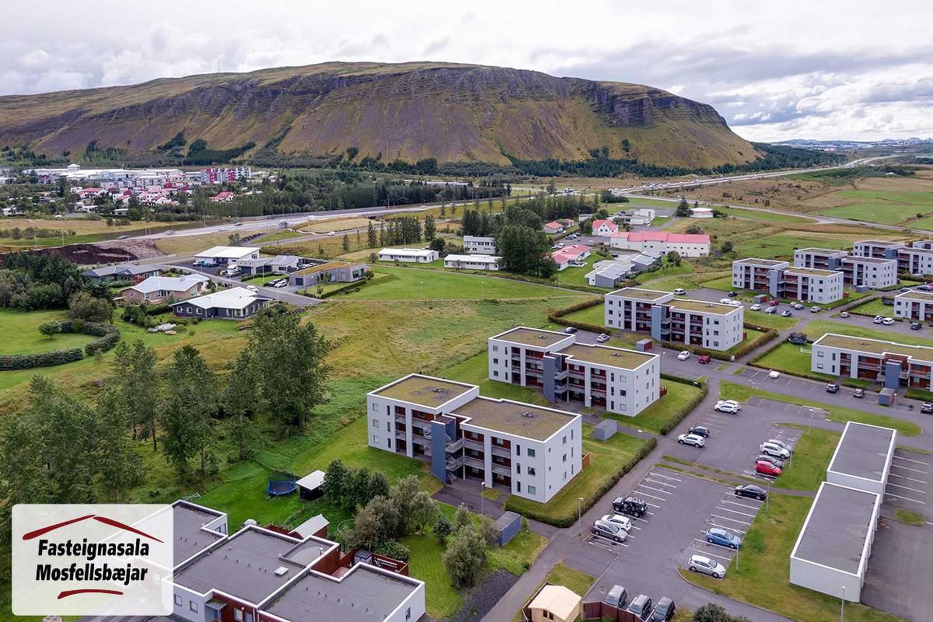 Klapparhlíð 32, 270 Mosfellsbær