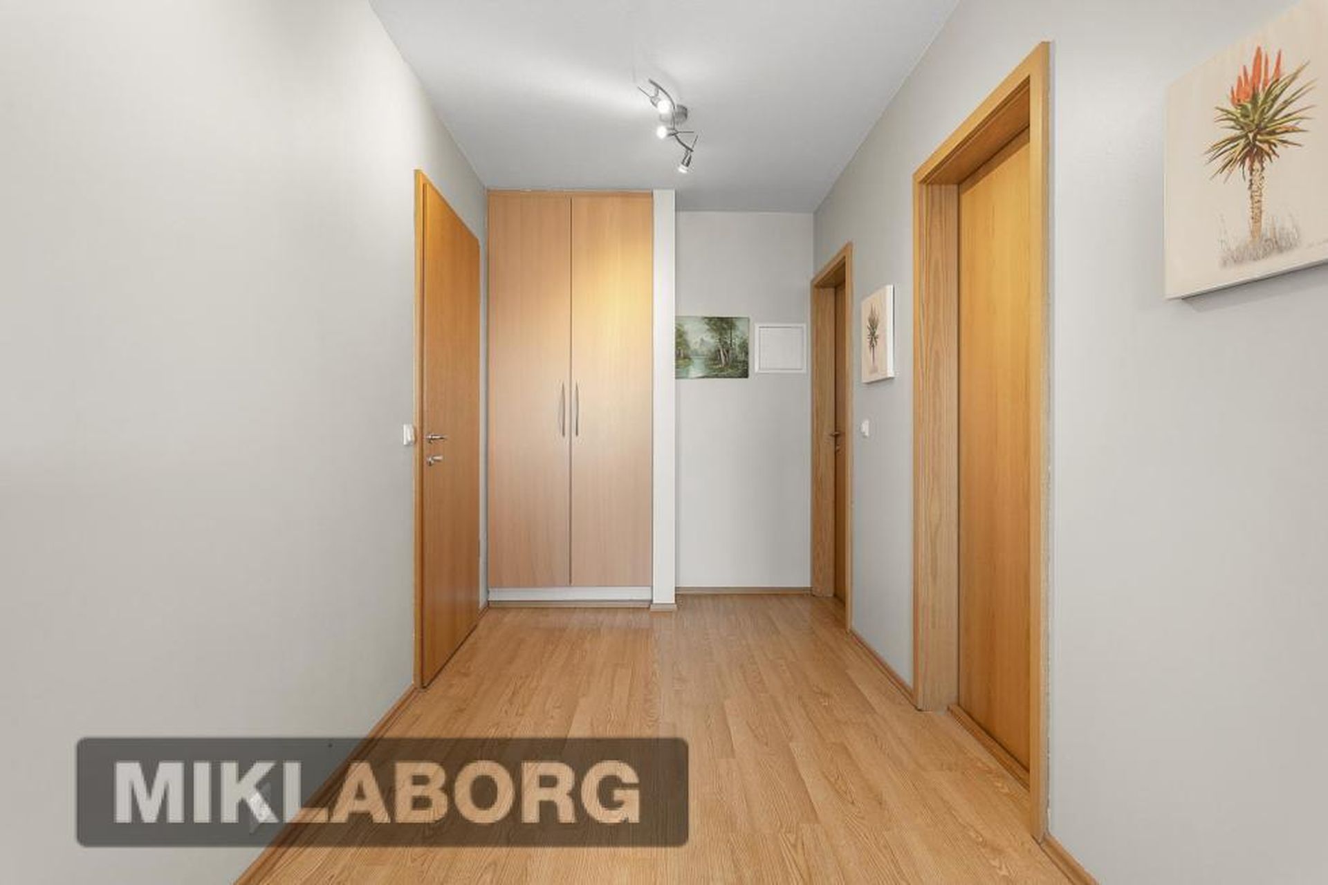 Helluvað 19 - 0105, 110 Reykjavík