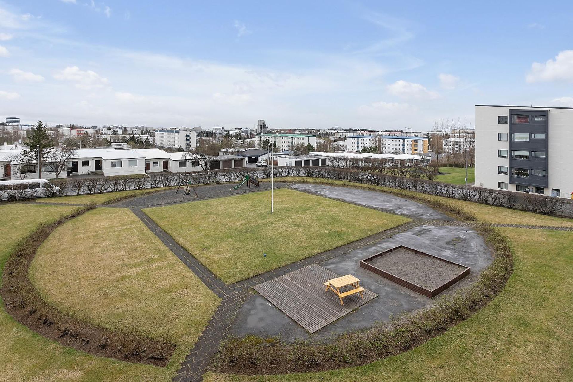 Háaleitisbraut 43, 108 Reykjavík