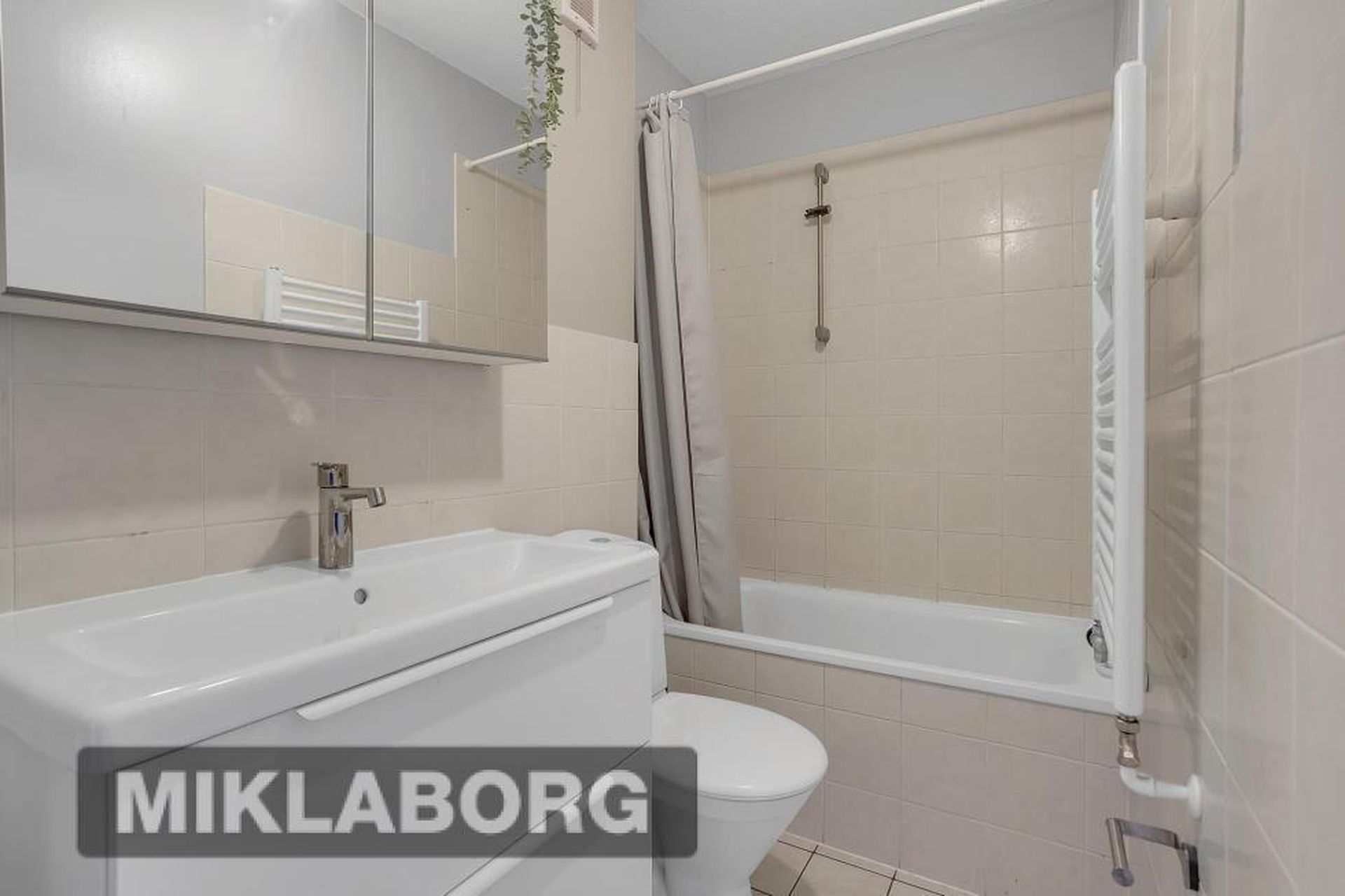 Víkurás 2, 110 Reykjavík