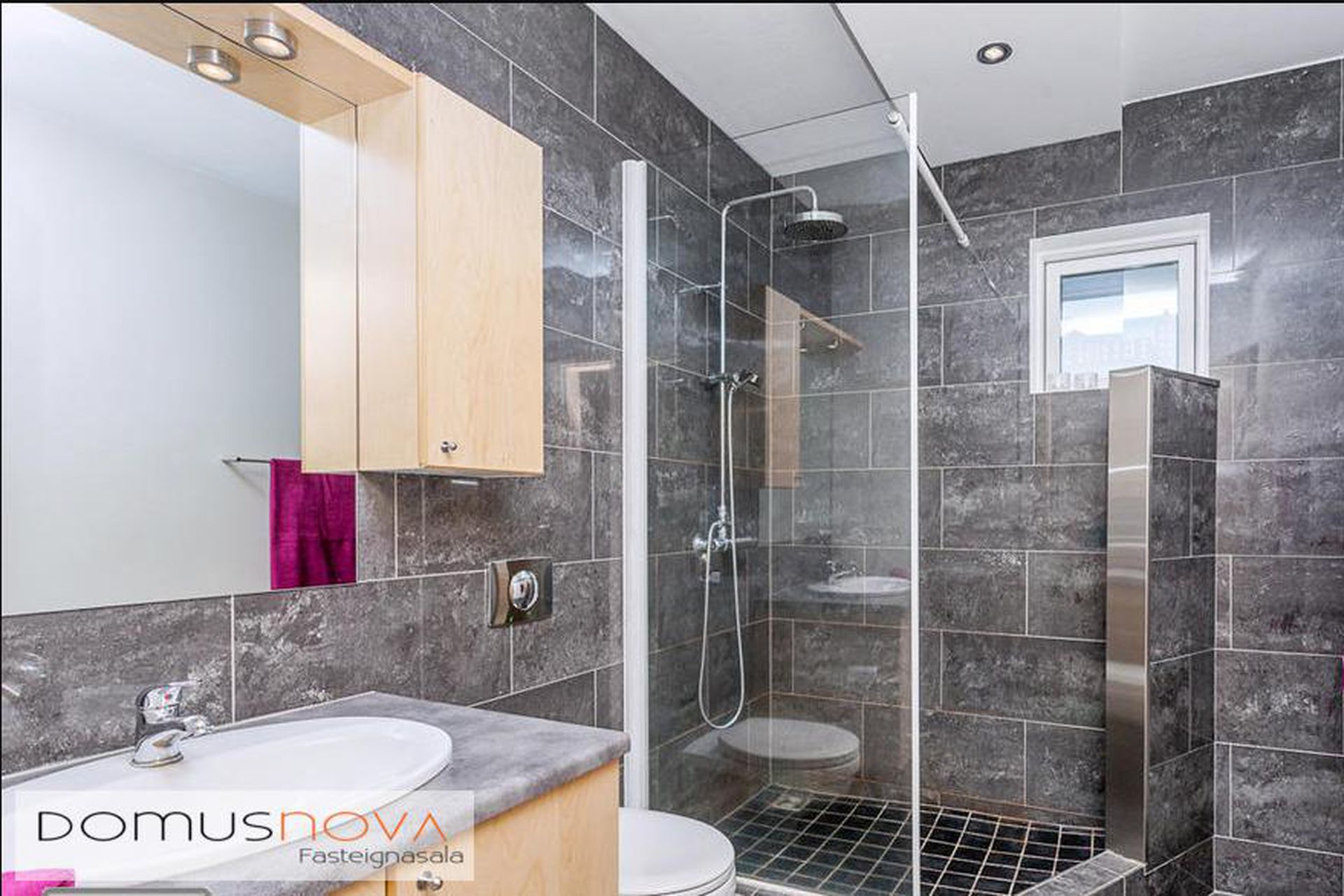 Þórðarsveigur 16, 113 Reykjavík