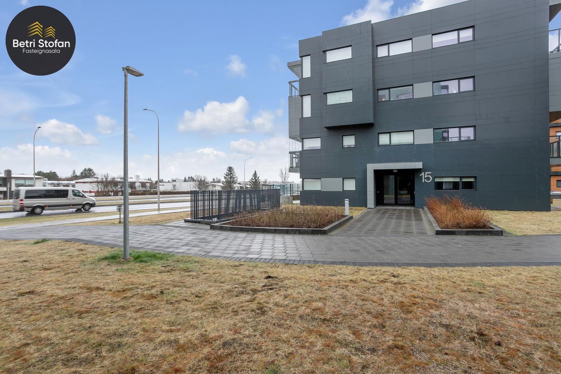Efstaleiti 11, 103 Reykjavík