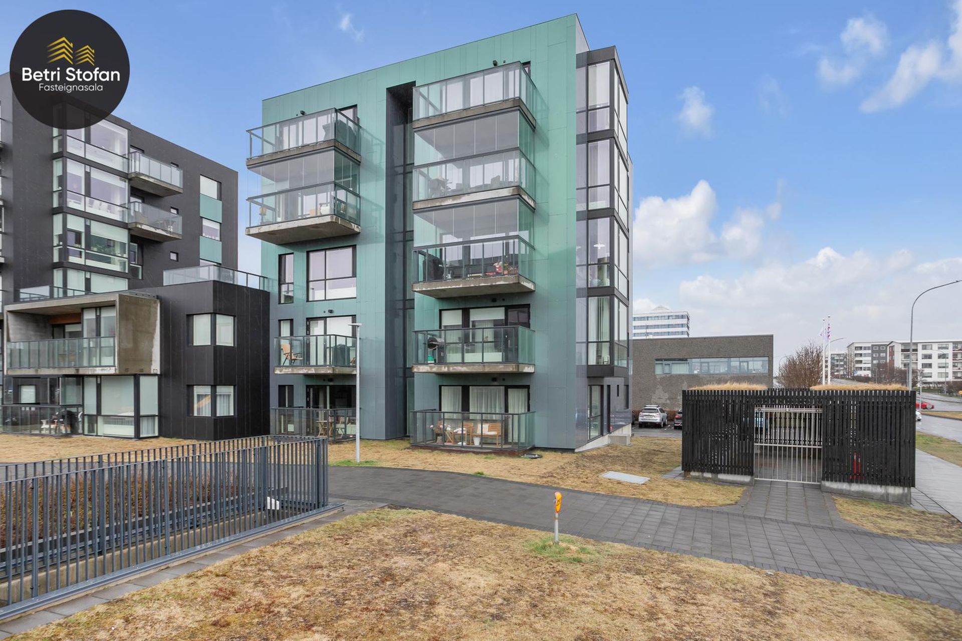Efstaleiti 11, 103 Reykjavík
