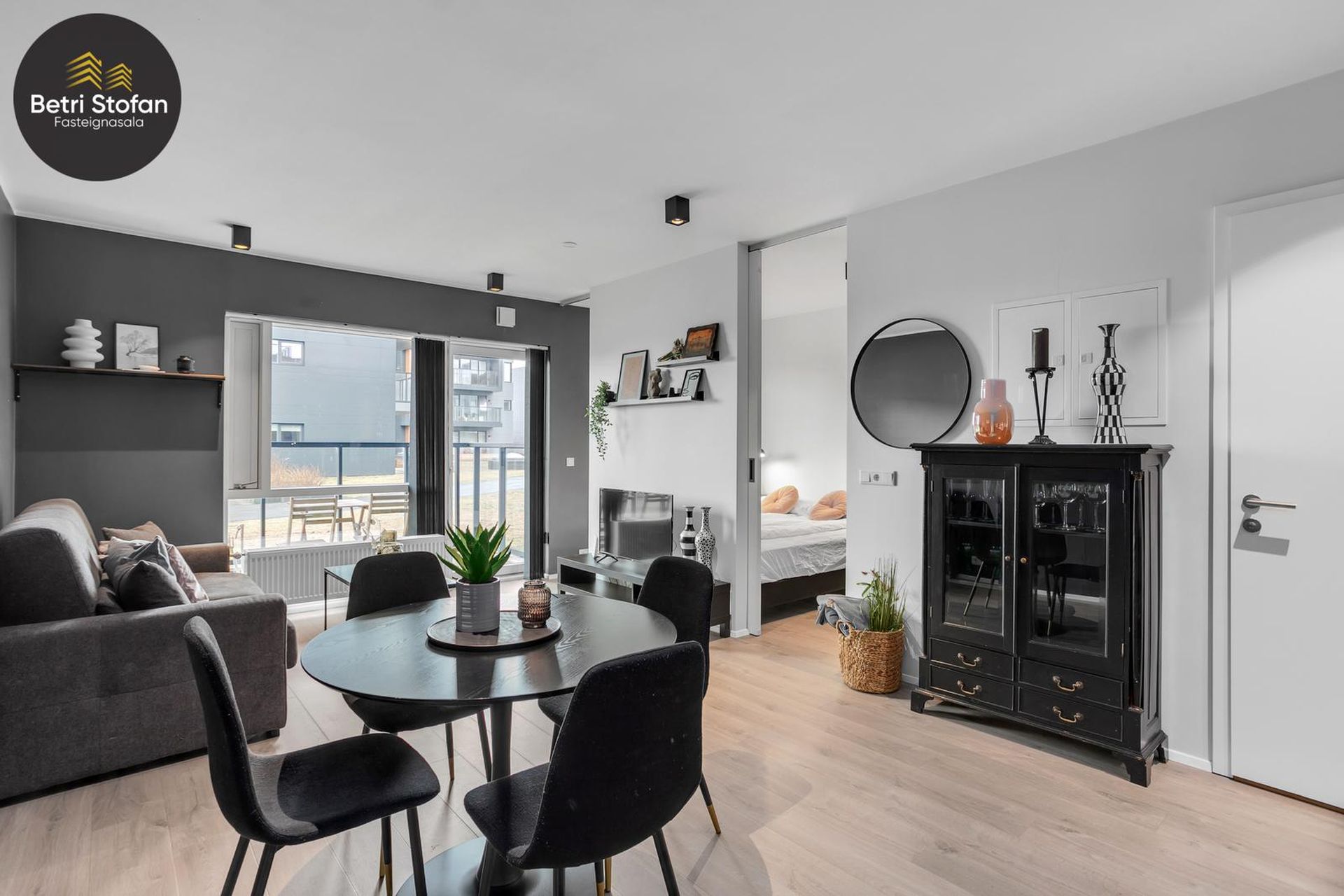 Efstaleiti 11, 103 Reykjavík