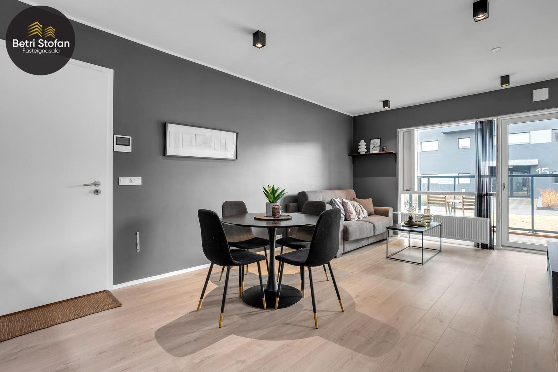 Efstaleiti 11, 103 Reykjavík