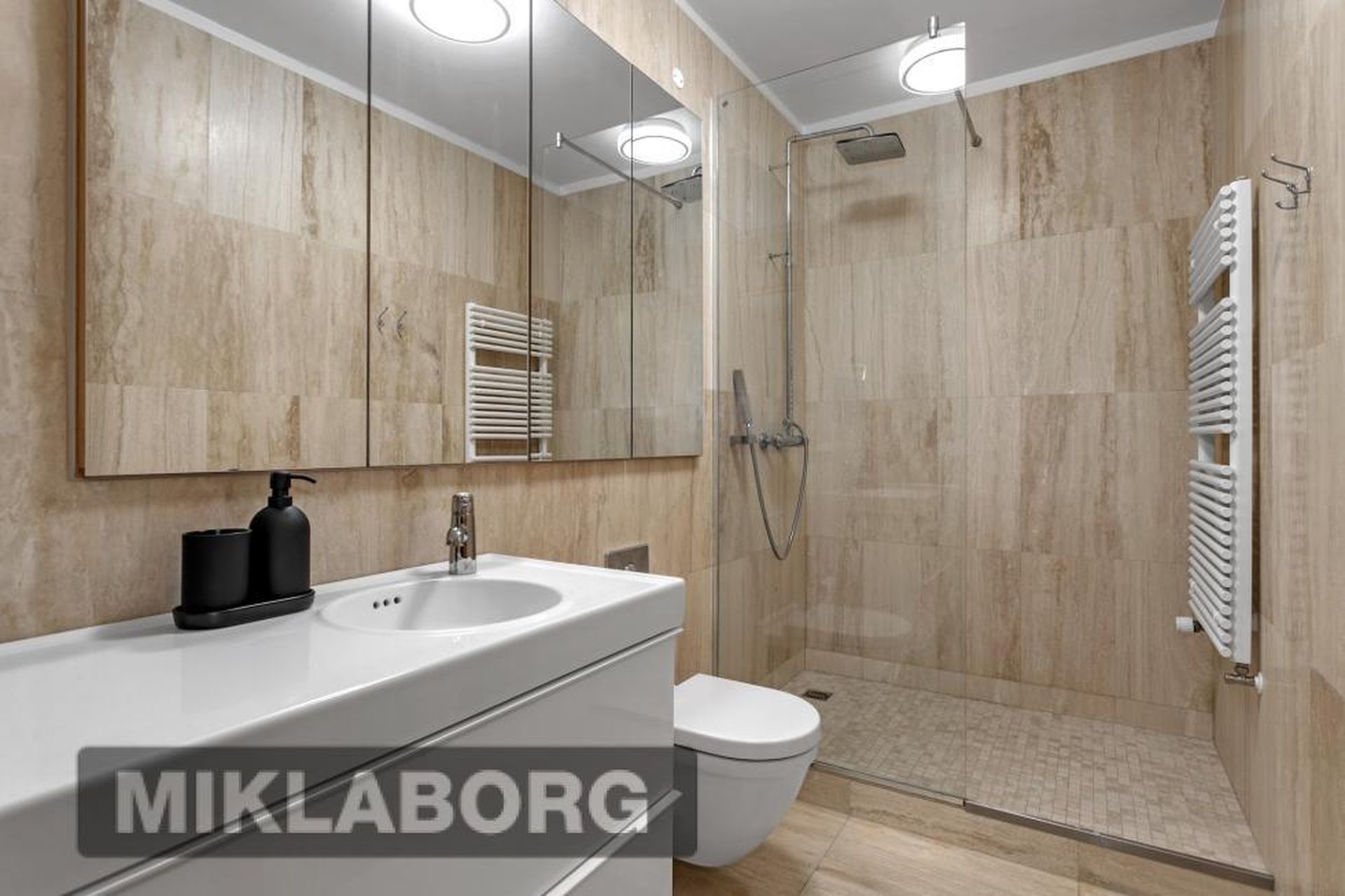 Laugavegur 86 86-94 - 0202, 101 Reykjavík