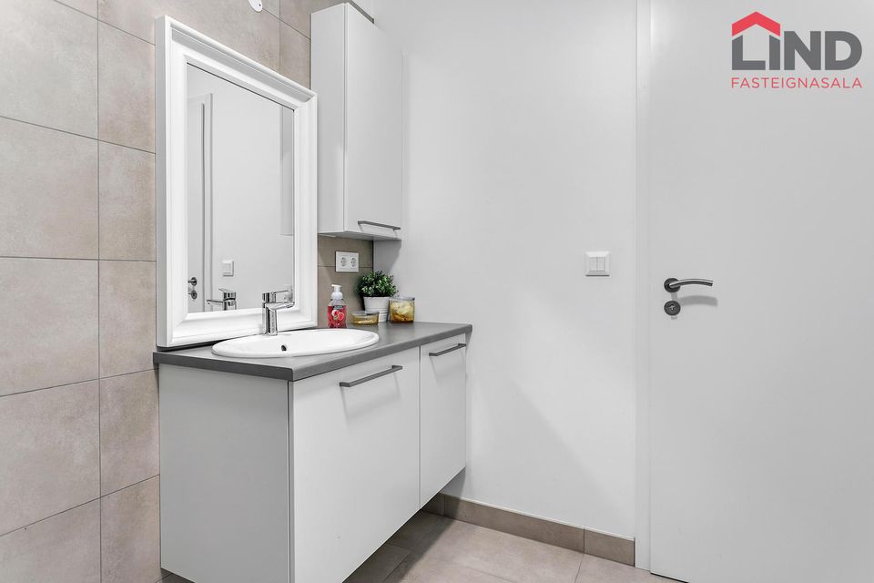 Dalsbraut 4, 260 Reykjanesbær