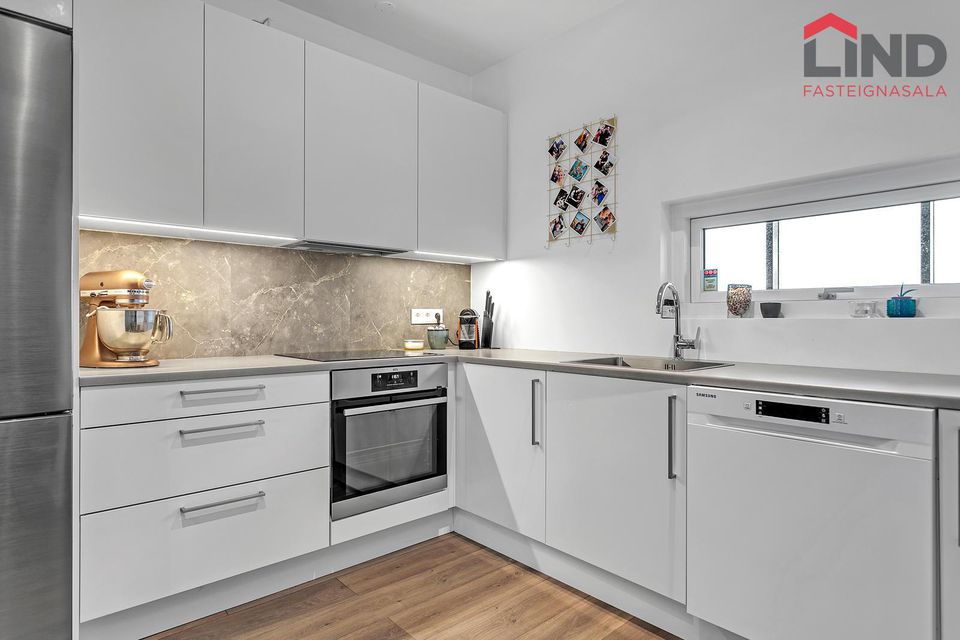 Dalsbraut 4, 260 Reykjanesbær