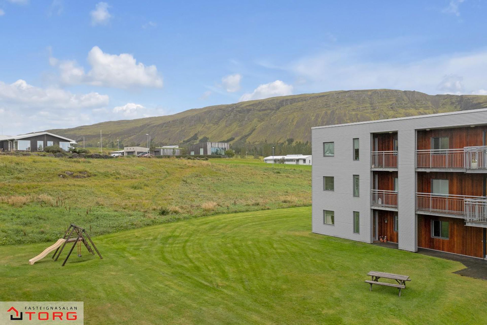 Klapparhlíð 32, 270 Mosfellsbær