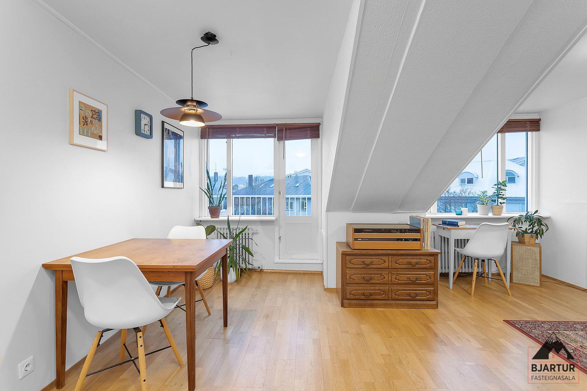 Mjóahlíð 10, 105 Reykjavík