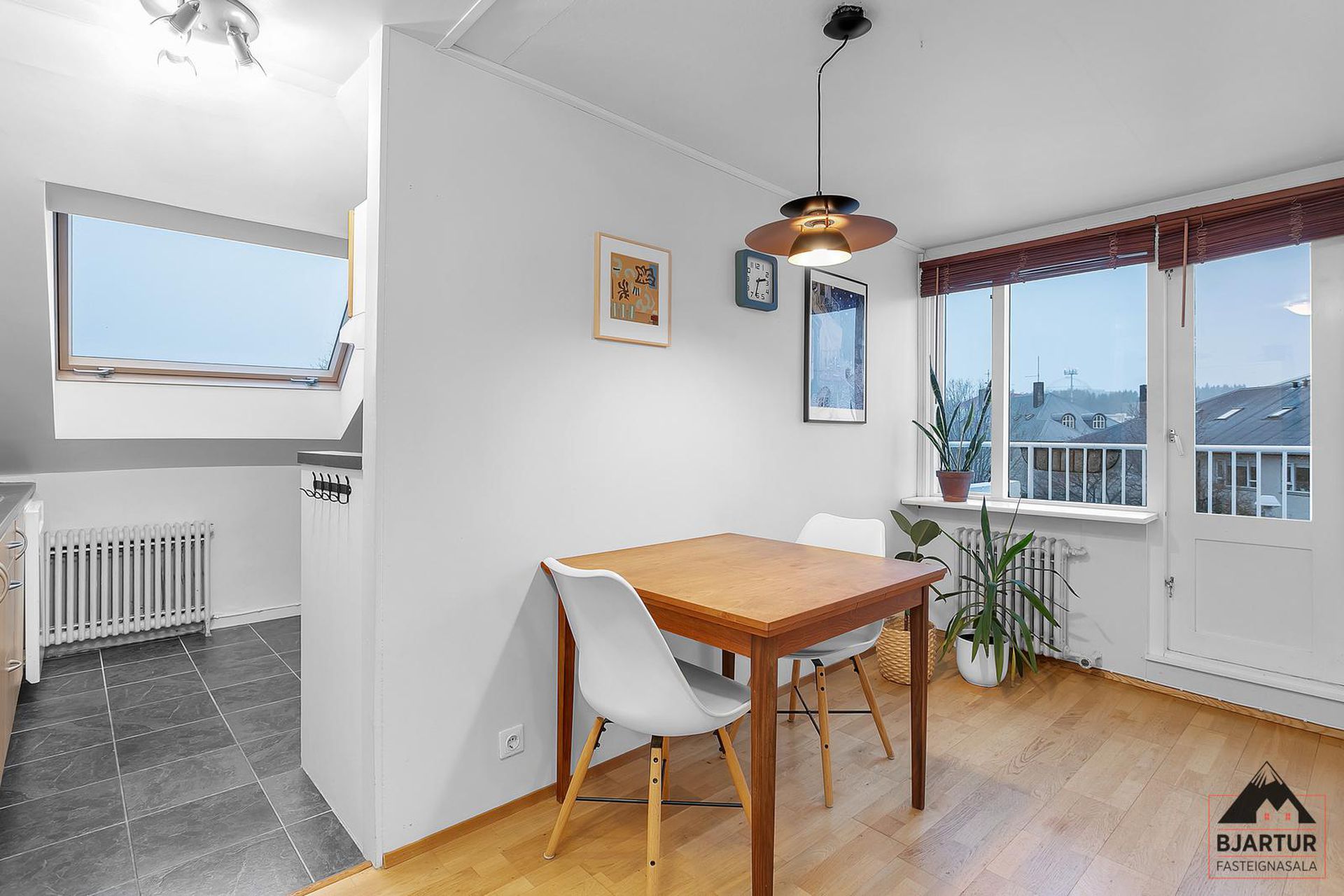 Mjóahlíð 10, 105 Reykjavík