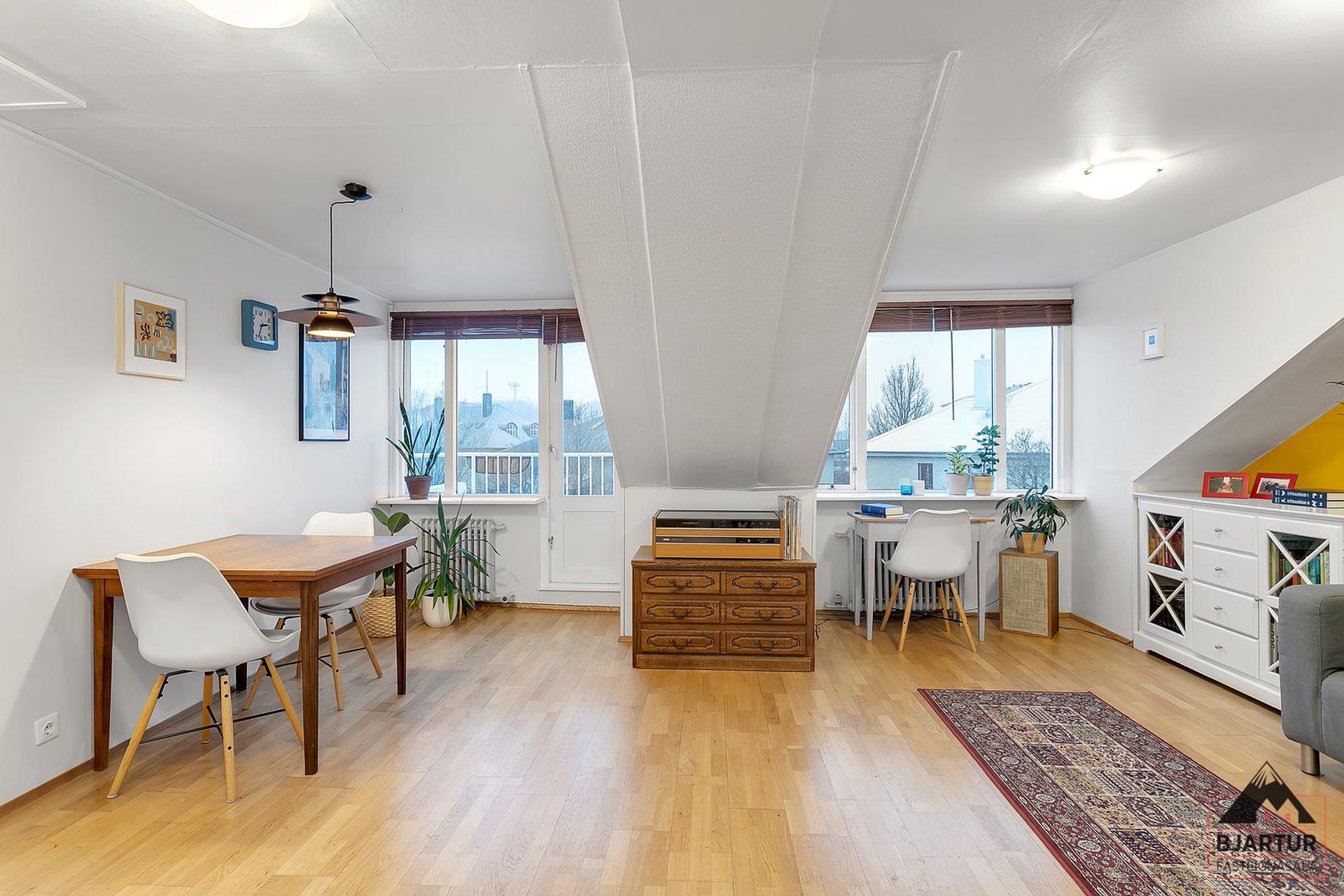 Mjóahlíð 10, 105 Reykjavík