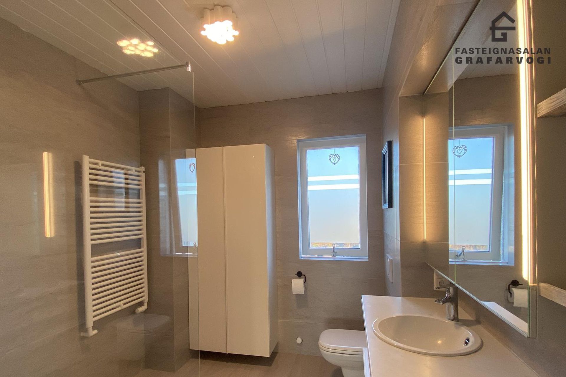 Vallarás 2, 110 Reykjavík
