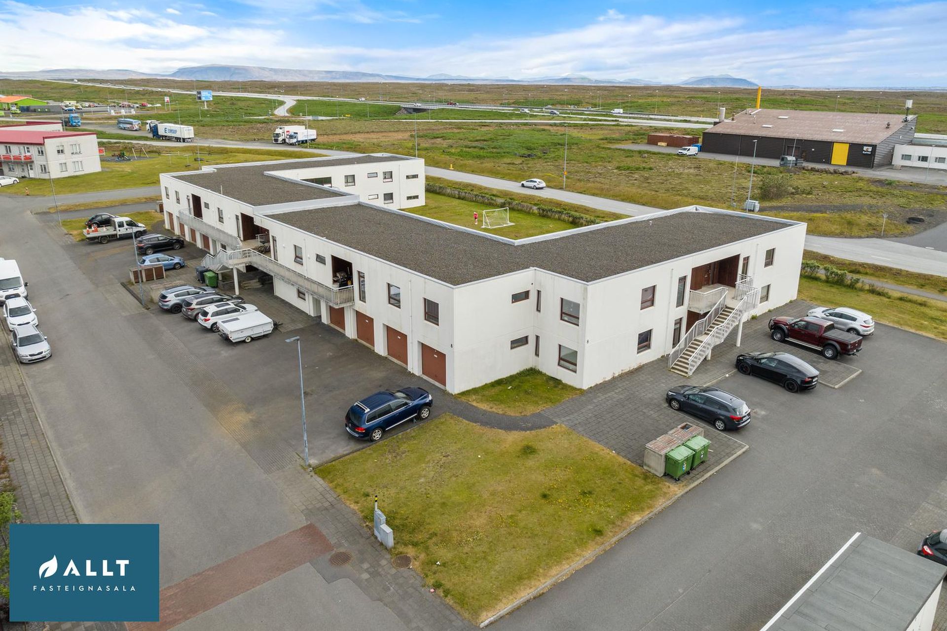 Tjarnabakki 8, 260 Reykjanesbær