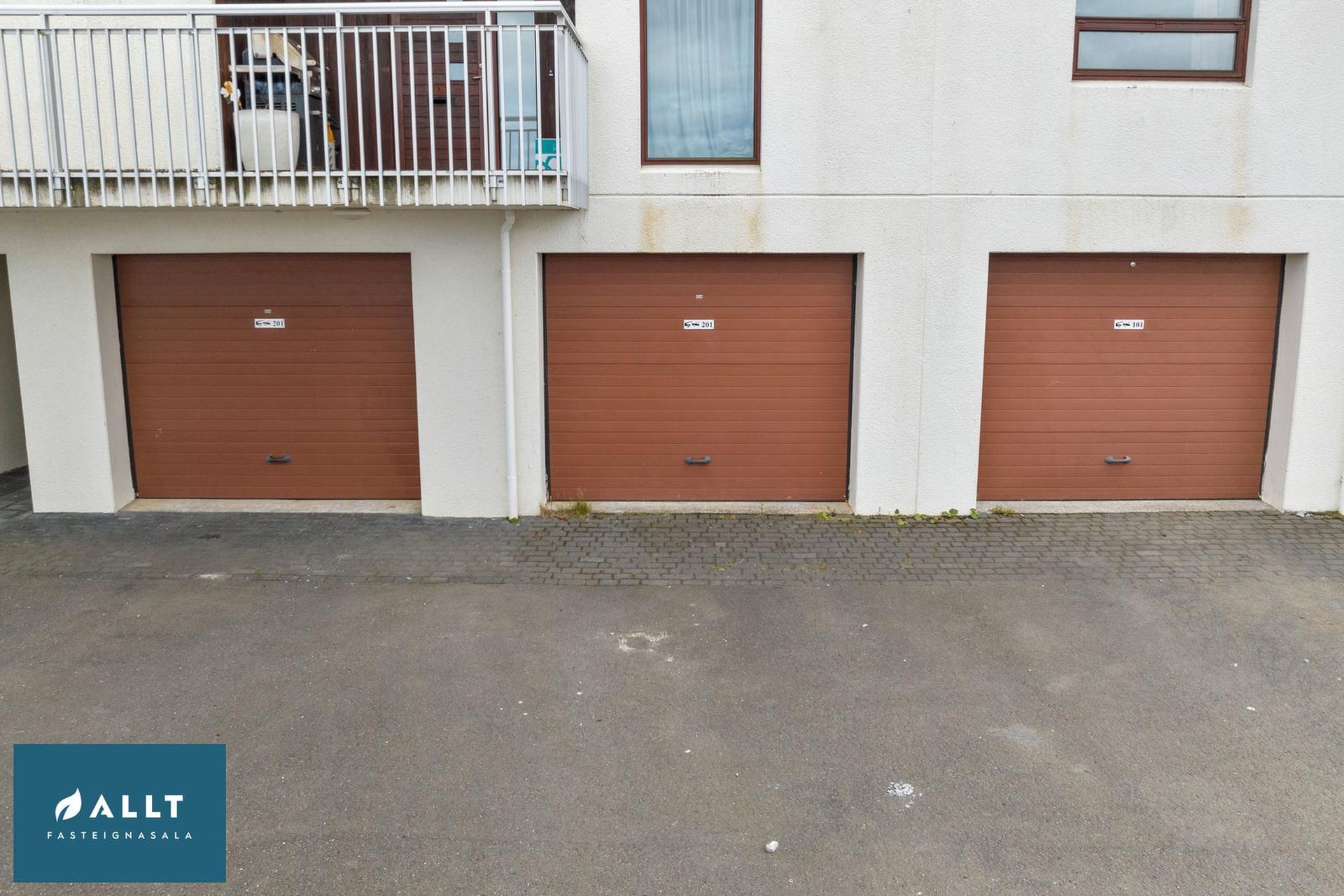Tjarnabakki 8, 260 Reykjanesbær