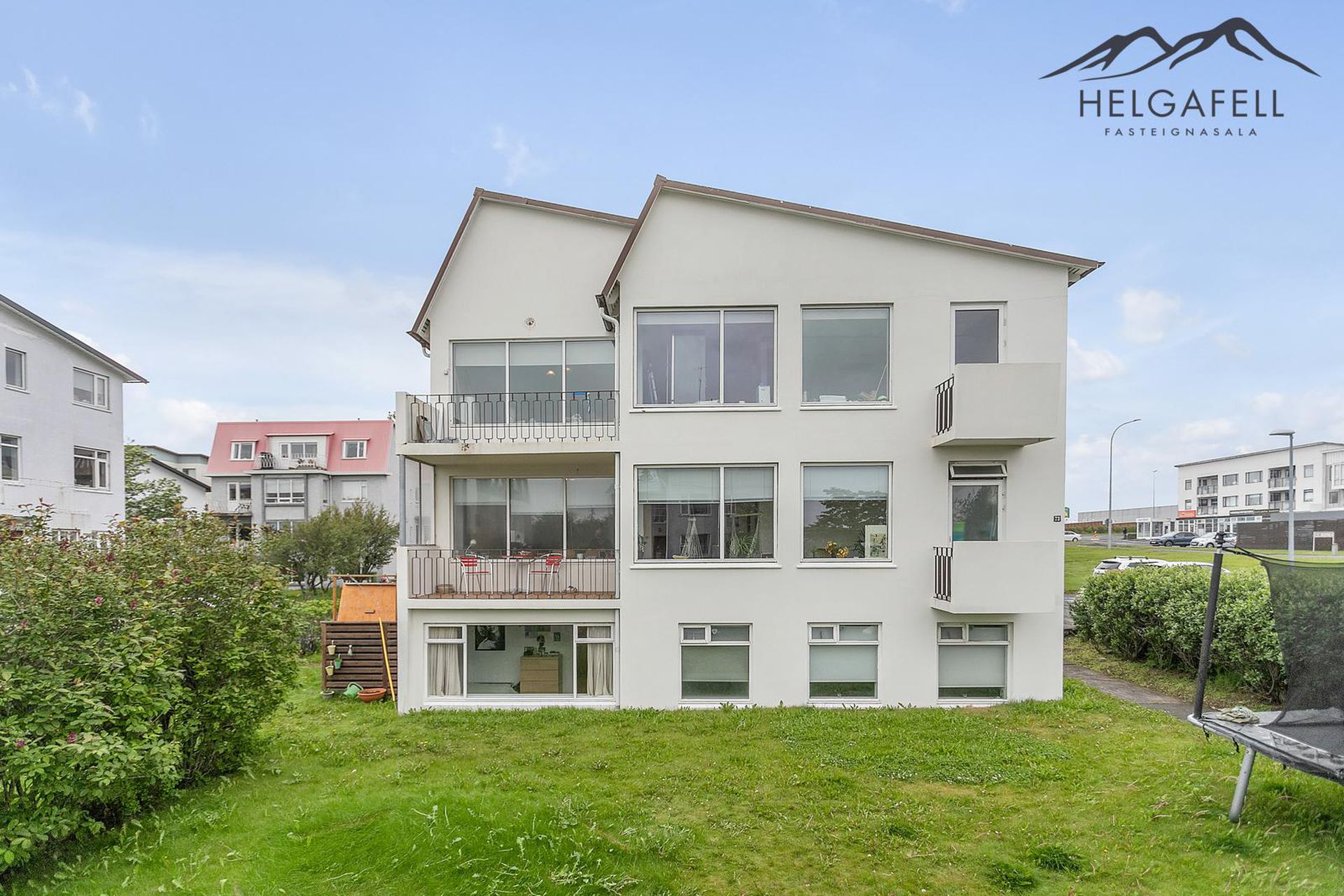 Rauðalækur 73, 105 Reykjavík
