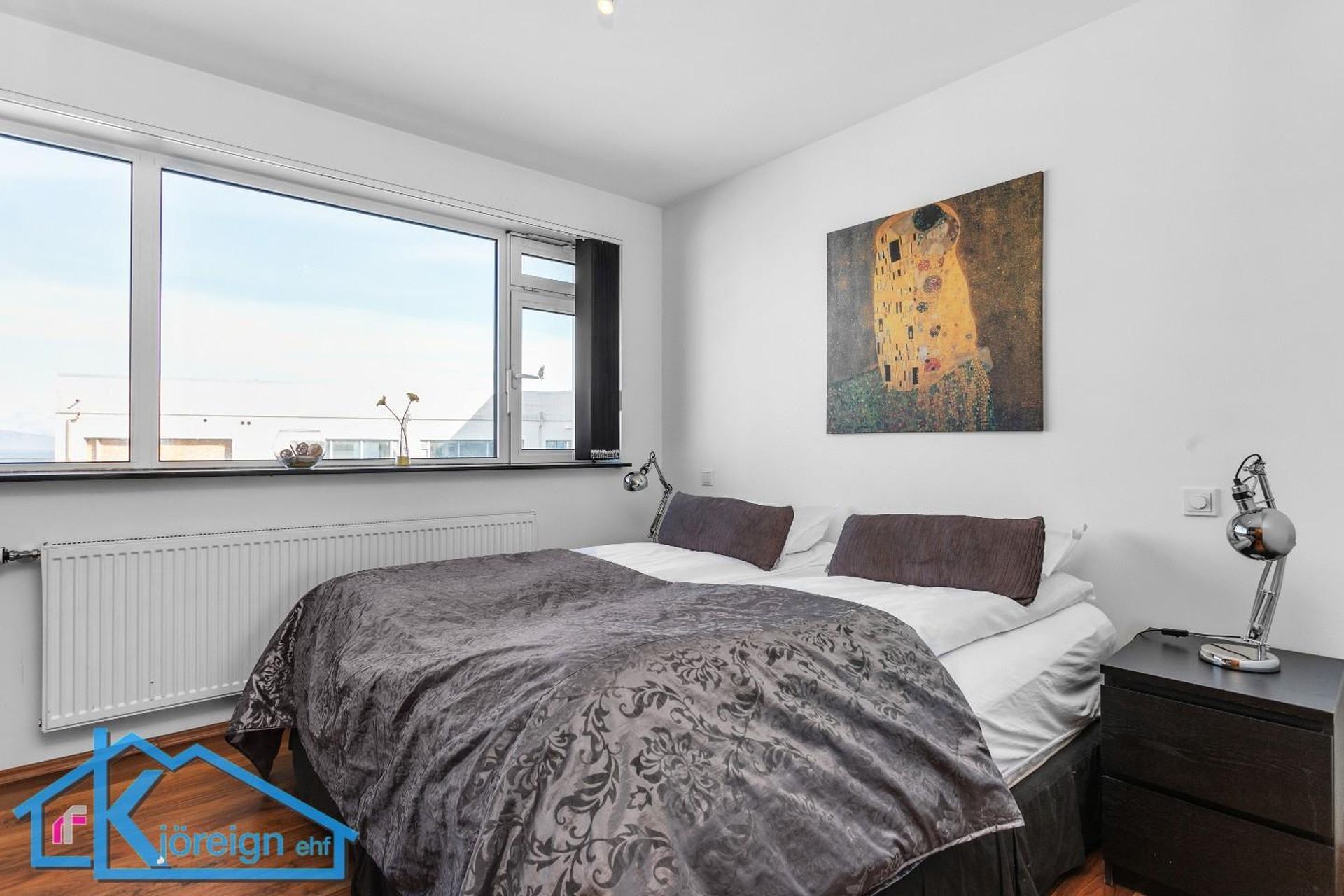 Laugavegur 103, 105 Reykjavík