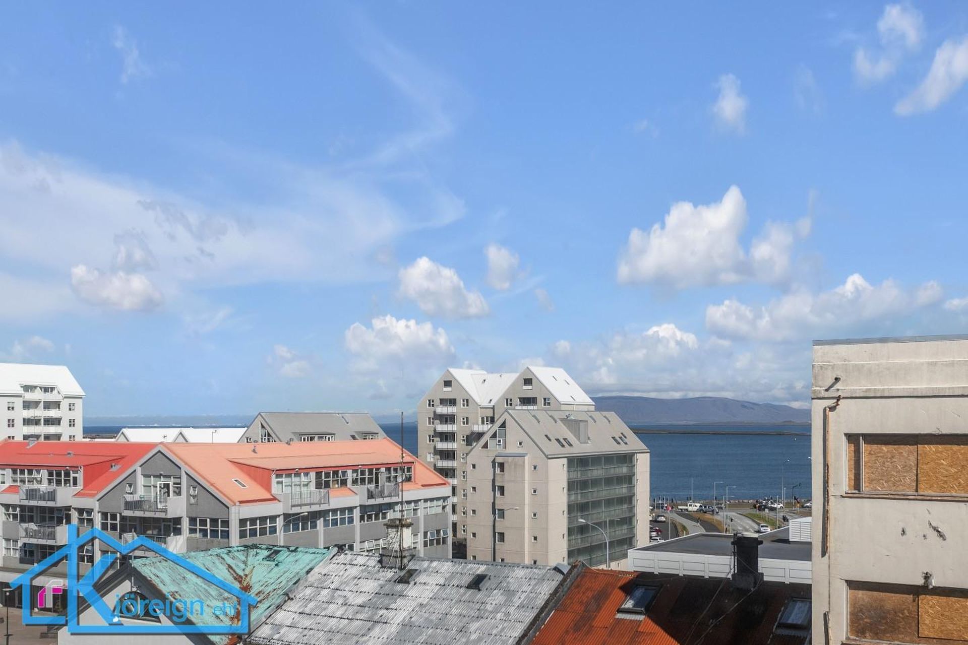 Laugavegur 103, 105 Reykjavík