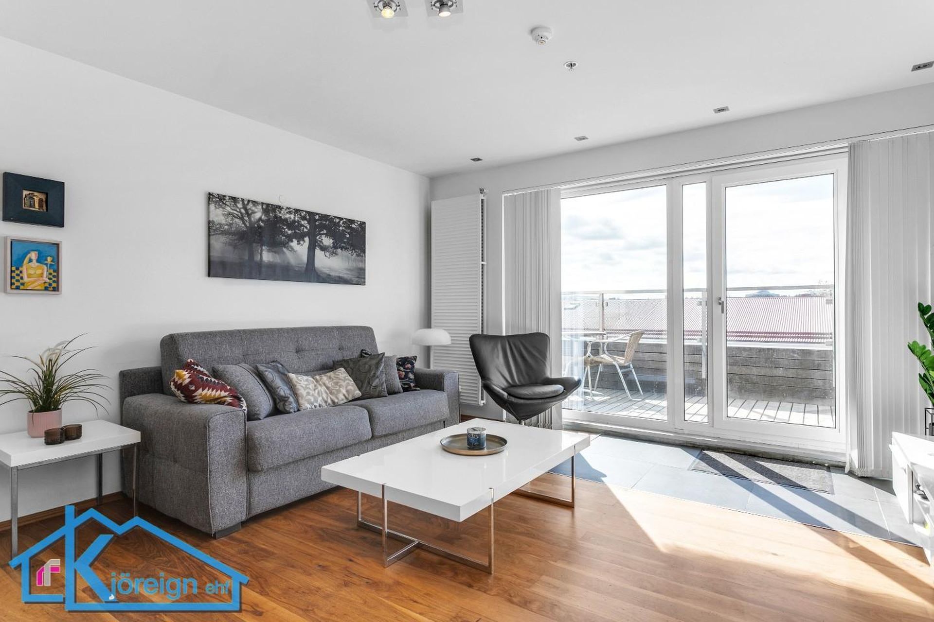 Laugavegur 103, 105 Reykjavík