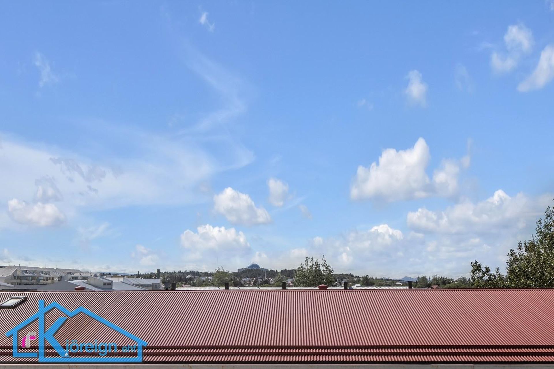 Laugavegur 103, 105 Reykjavík