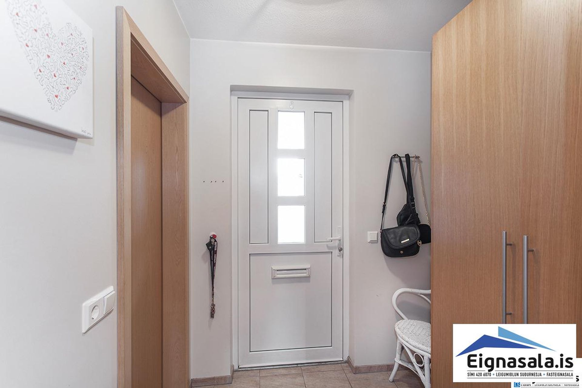 Skólabraut 3, 260 Reykjanesbær