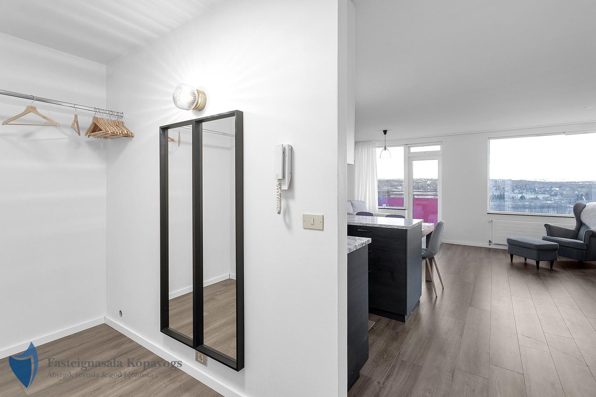 Asparfell 12, 111 Reykjavík