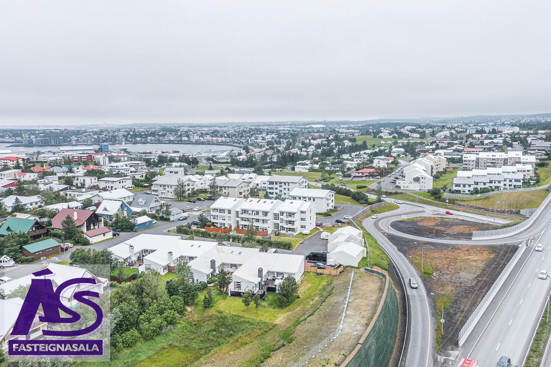 Vallarbarð 1, 220 Hafnarfjörður